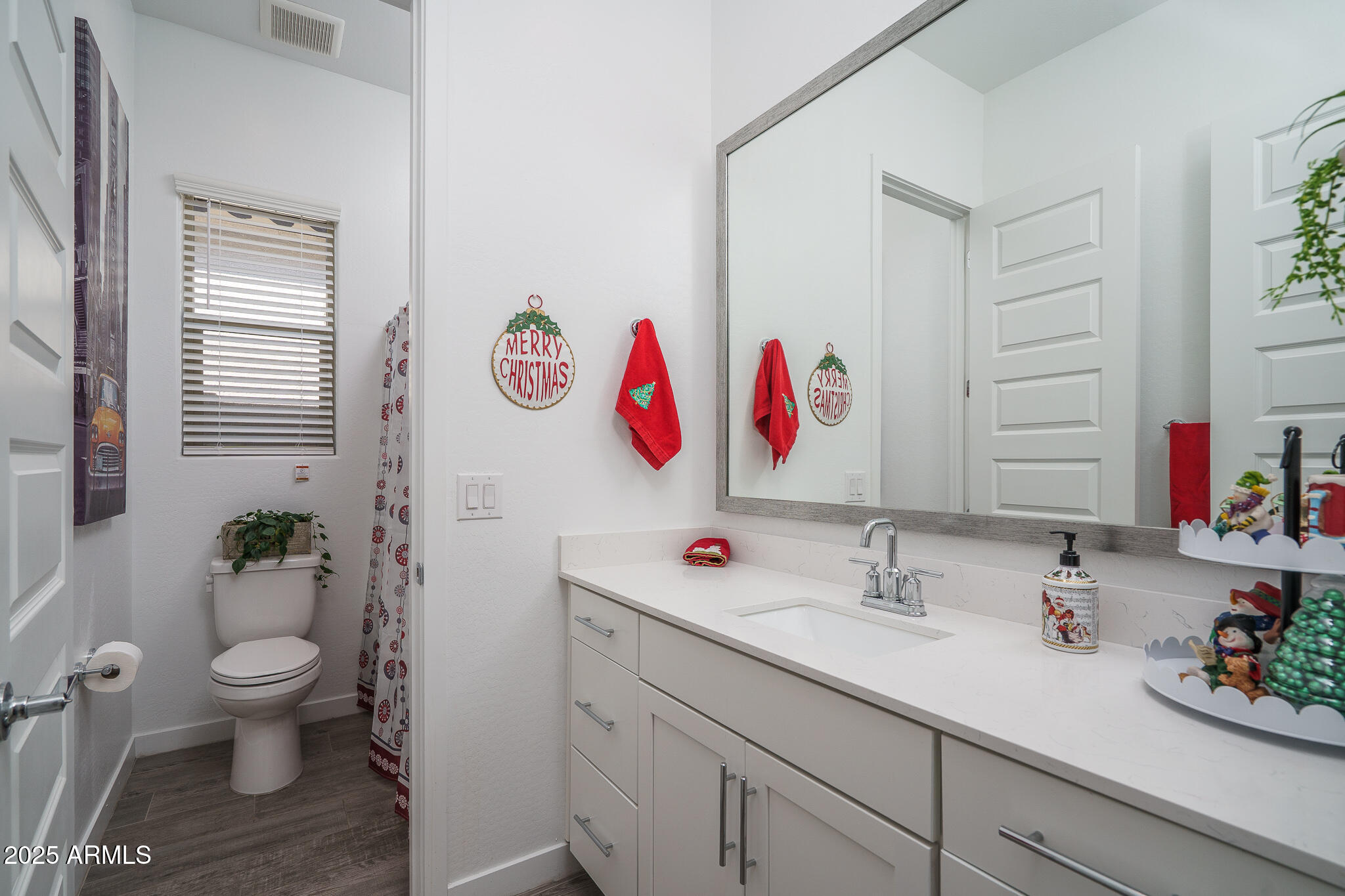 19226 W HAZELWOOD Street