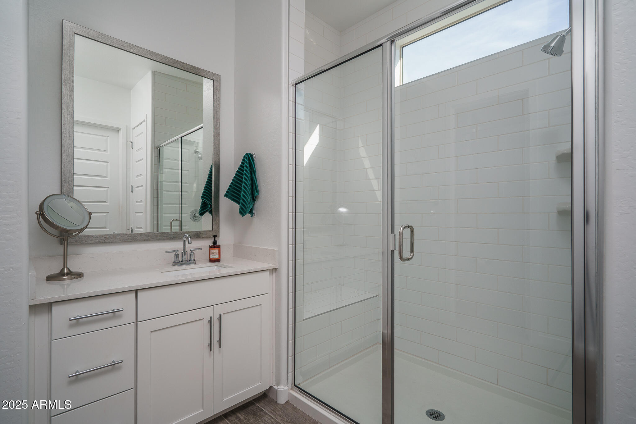 19226 W HAZELWOOD Street