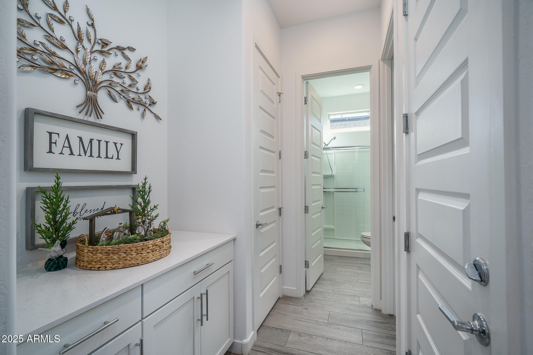 19226 W HAZELWOOD Street