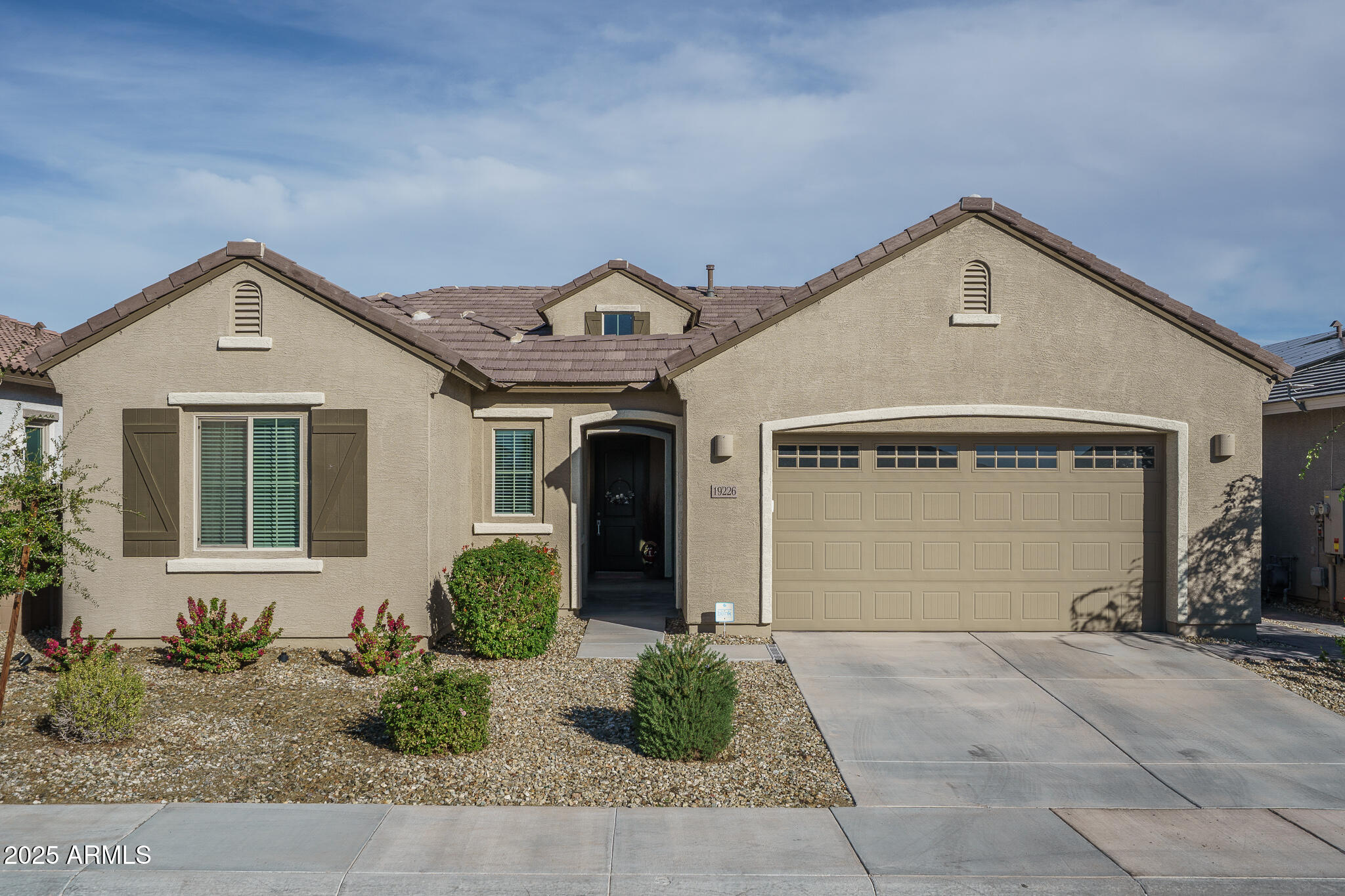 19226 W HAZELWOOD Street