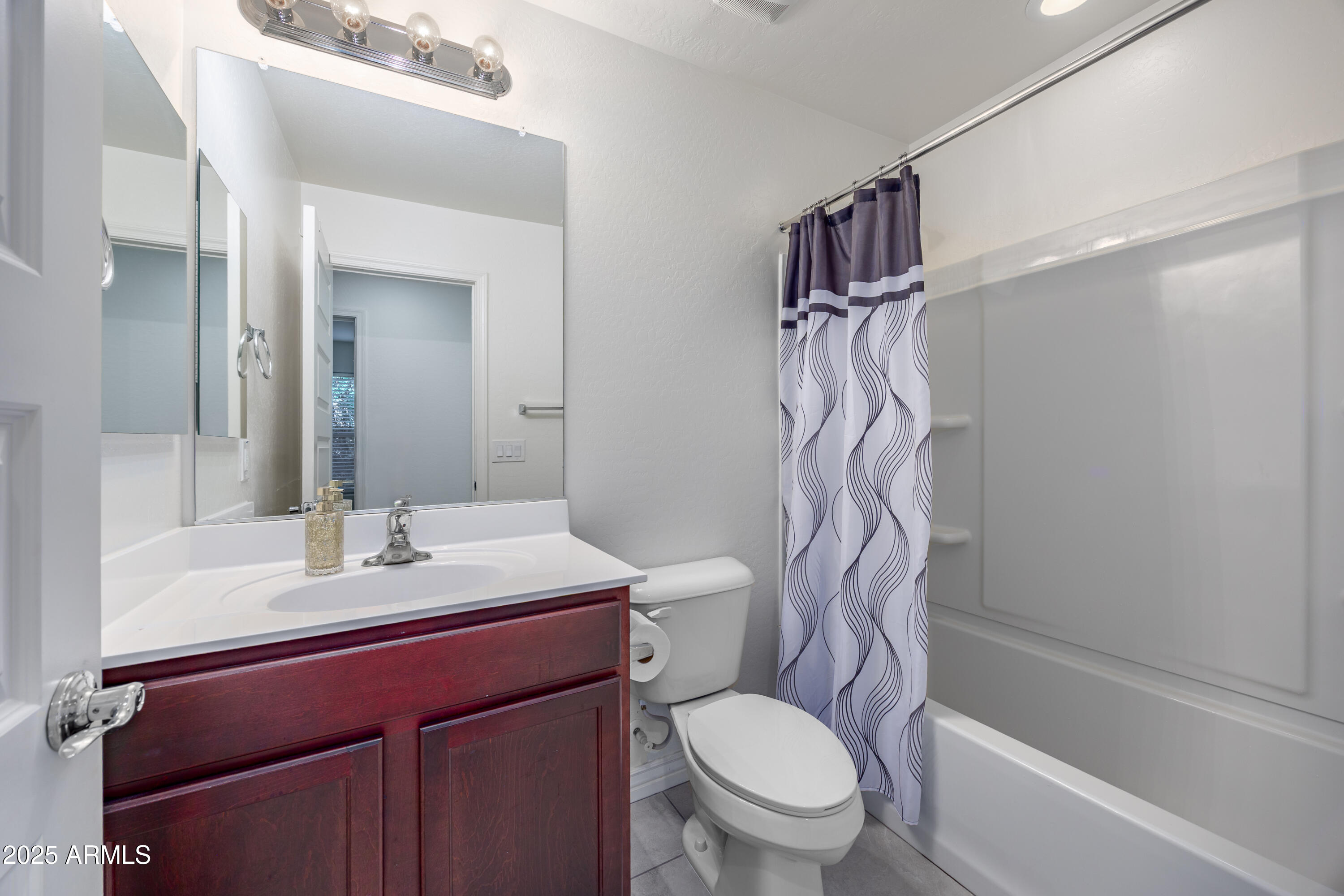 18557 W PUEBLO Avenue