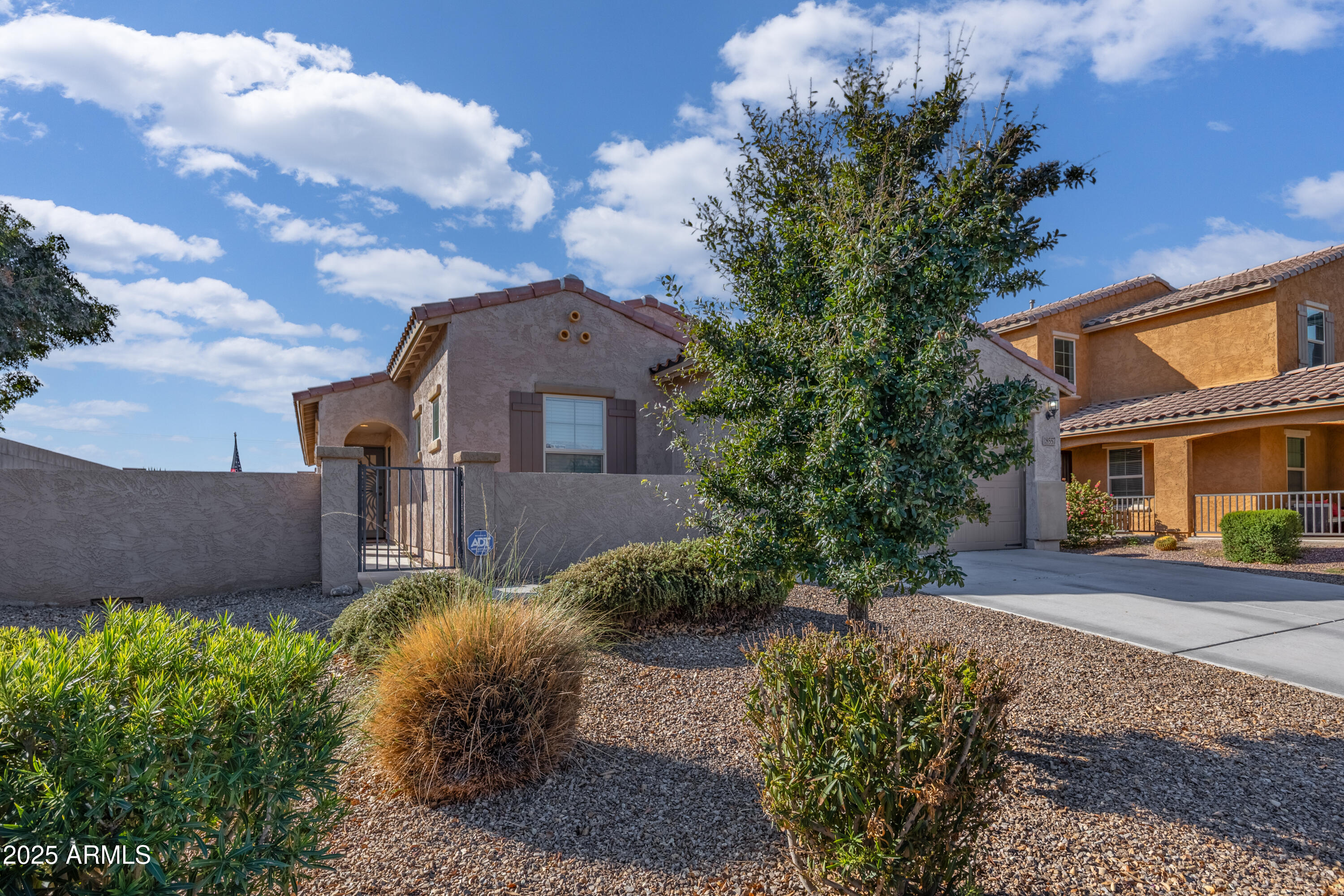 18557 W PUEBLO Avenue