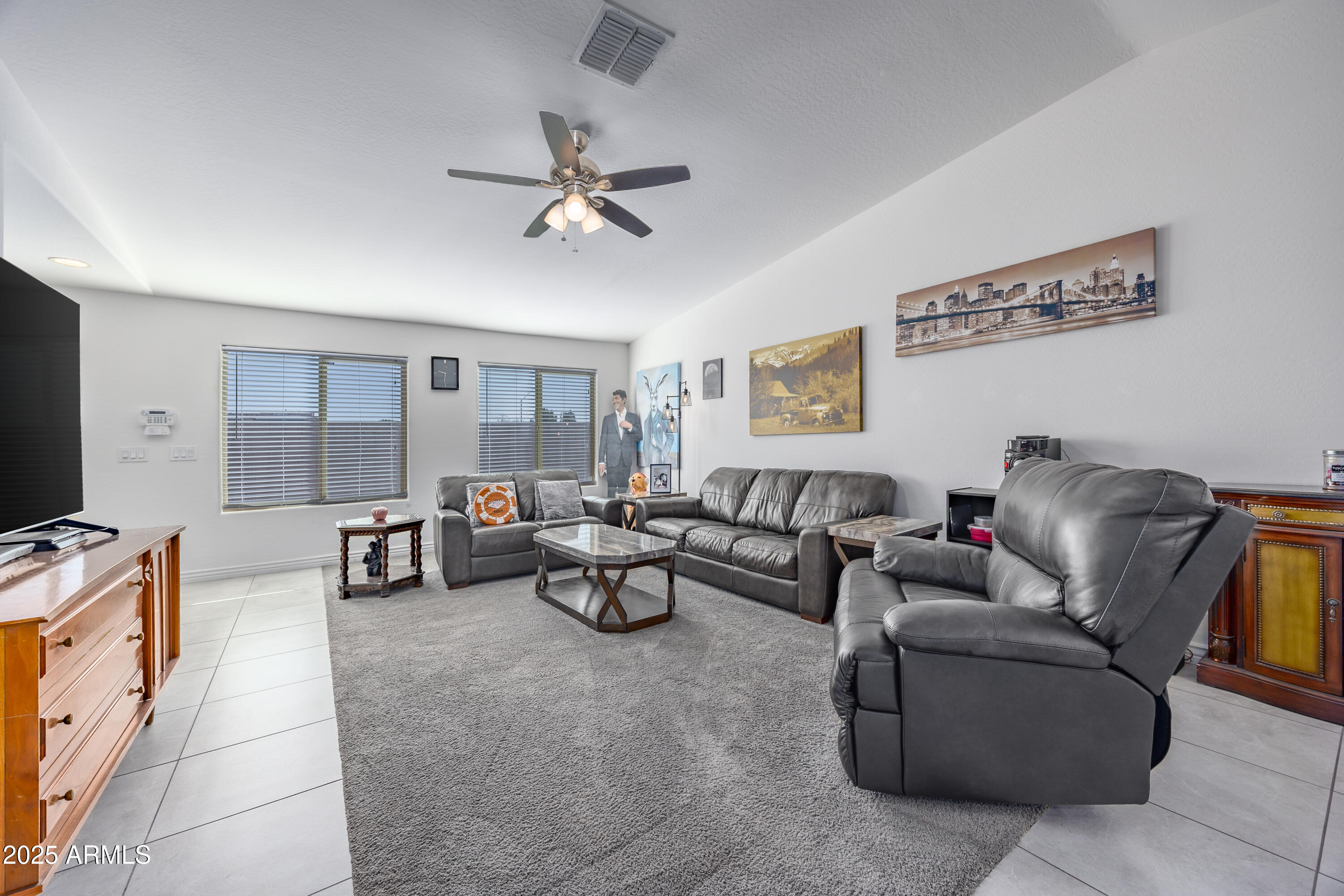 18557 W PUEBLO Avenue