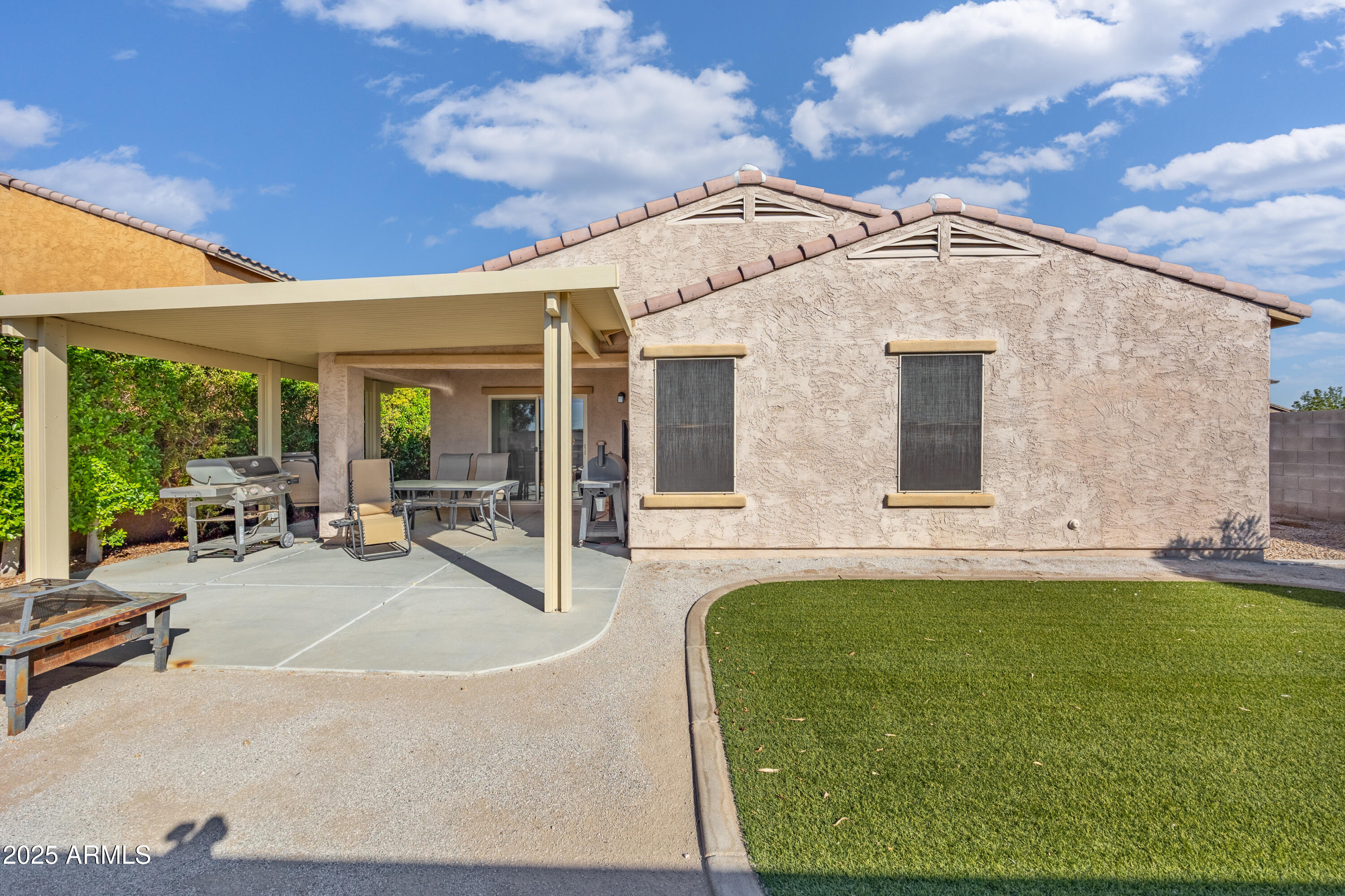 18557 W PUEBLO Avenue