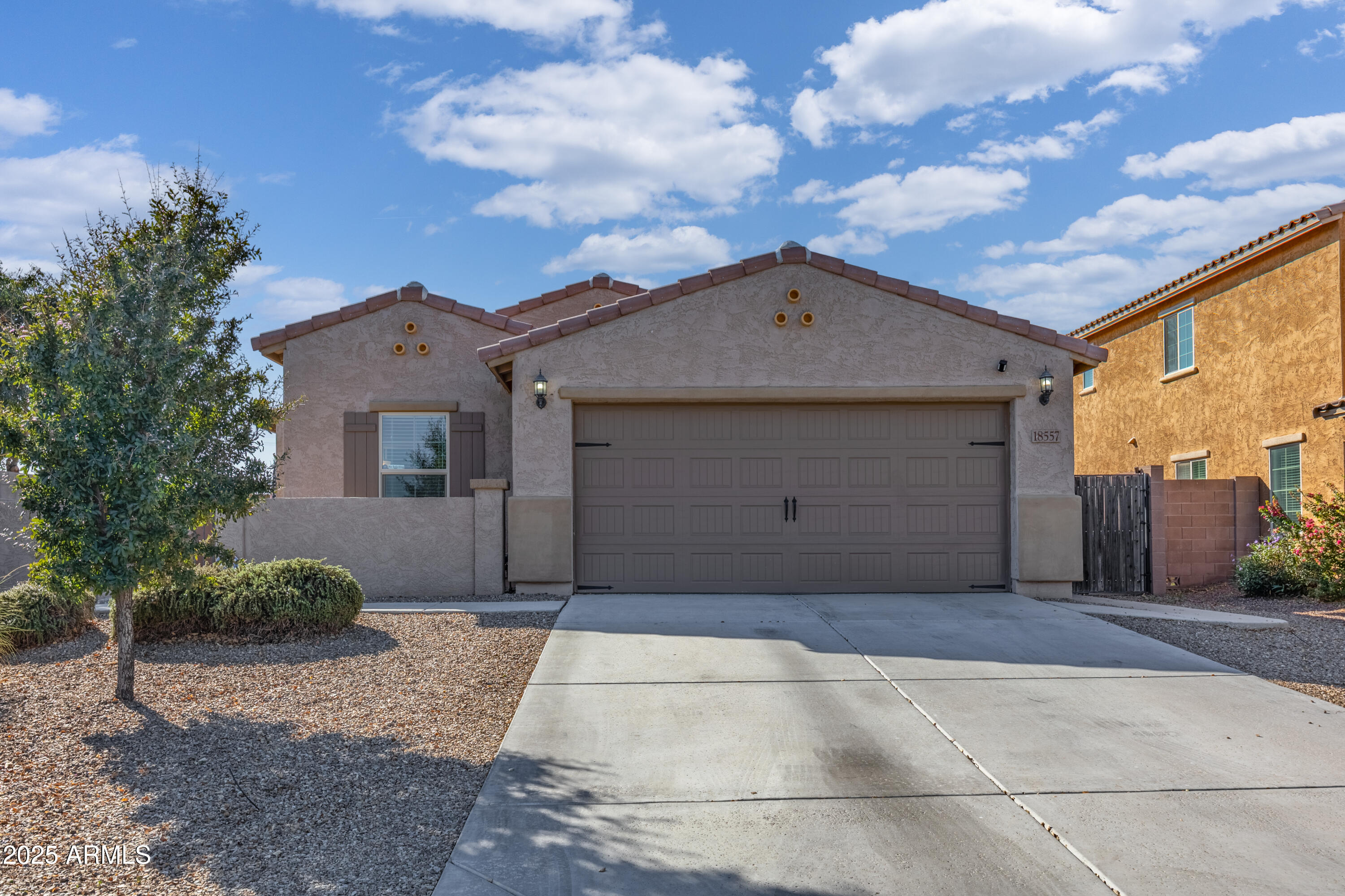 18557 W PUEBLO Avenue