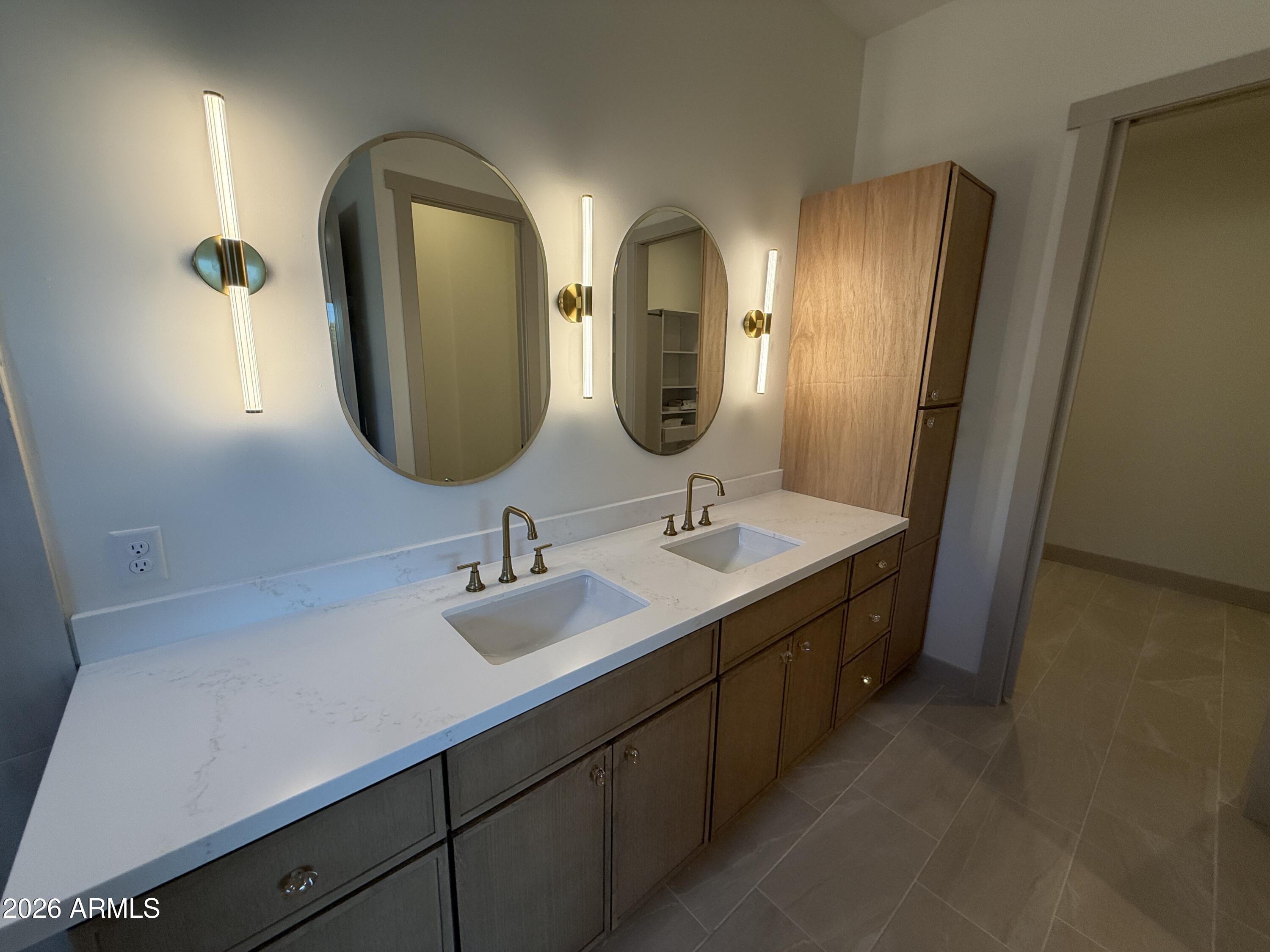 11047 S SANTA COLUMBIA Drive