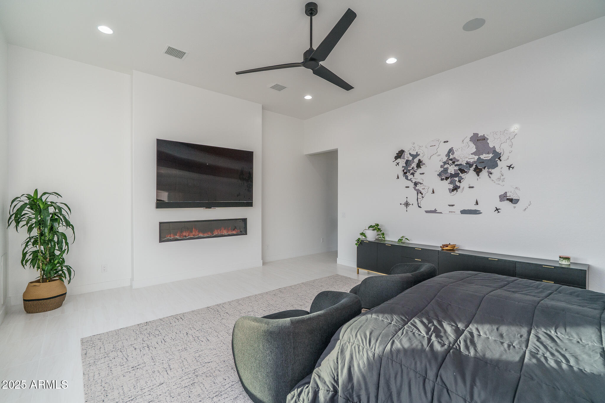 16033 W CINNABAR Court