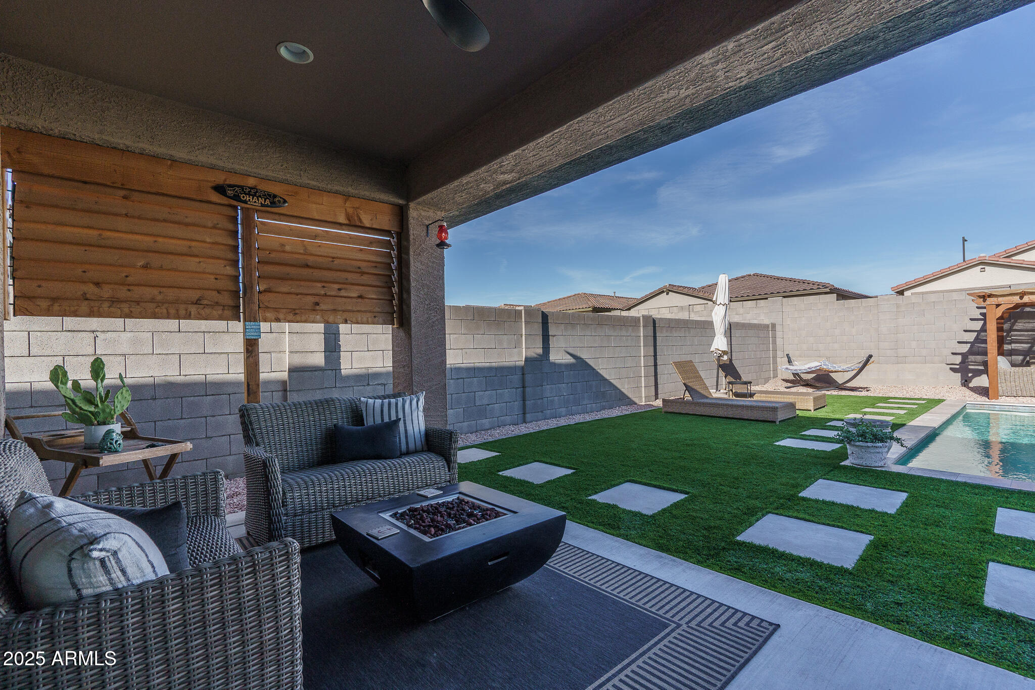 19308 W BADGETT Lane