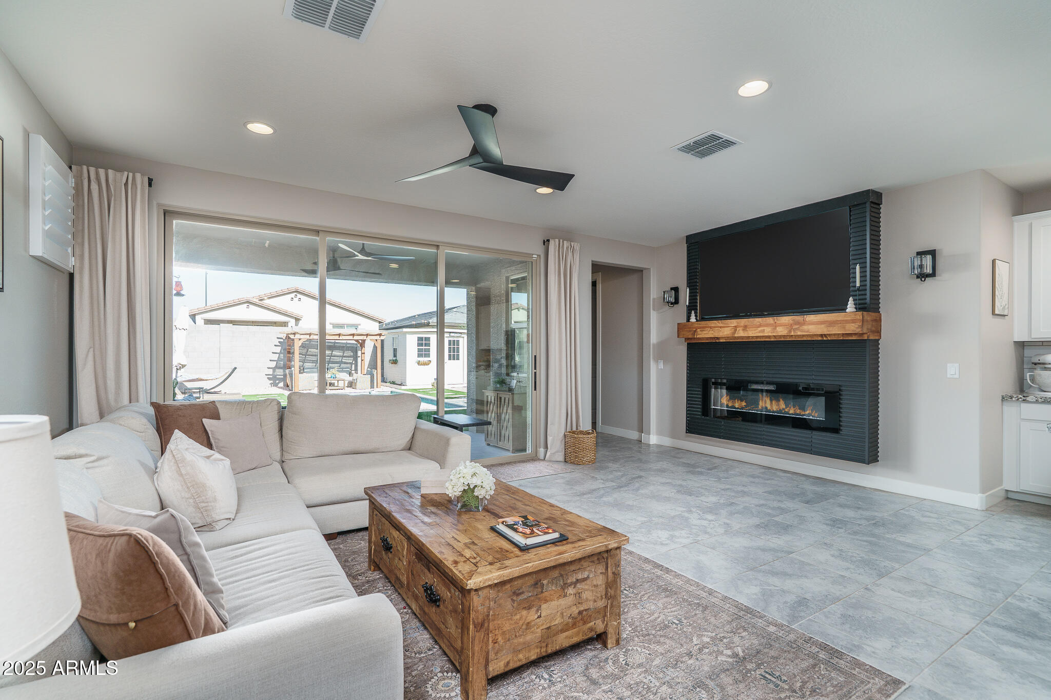 19308 W BADGETT Lane