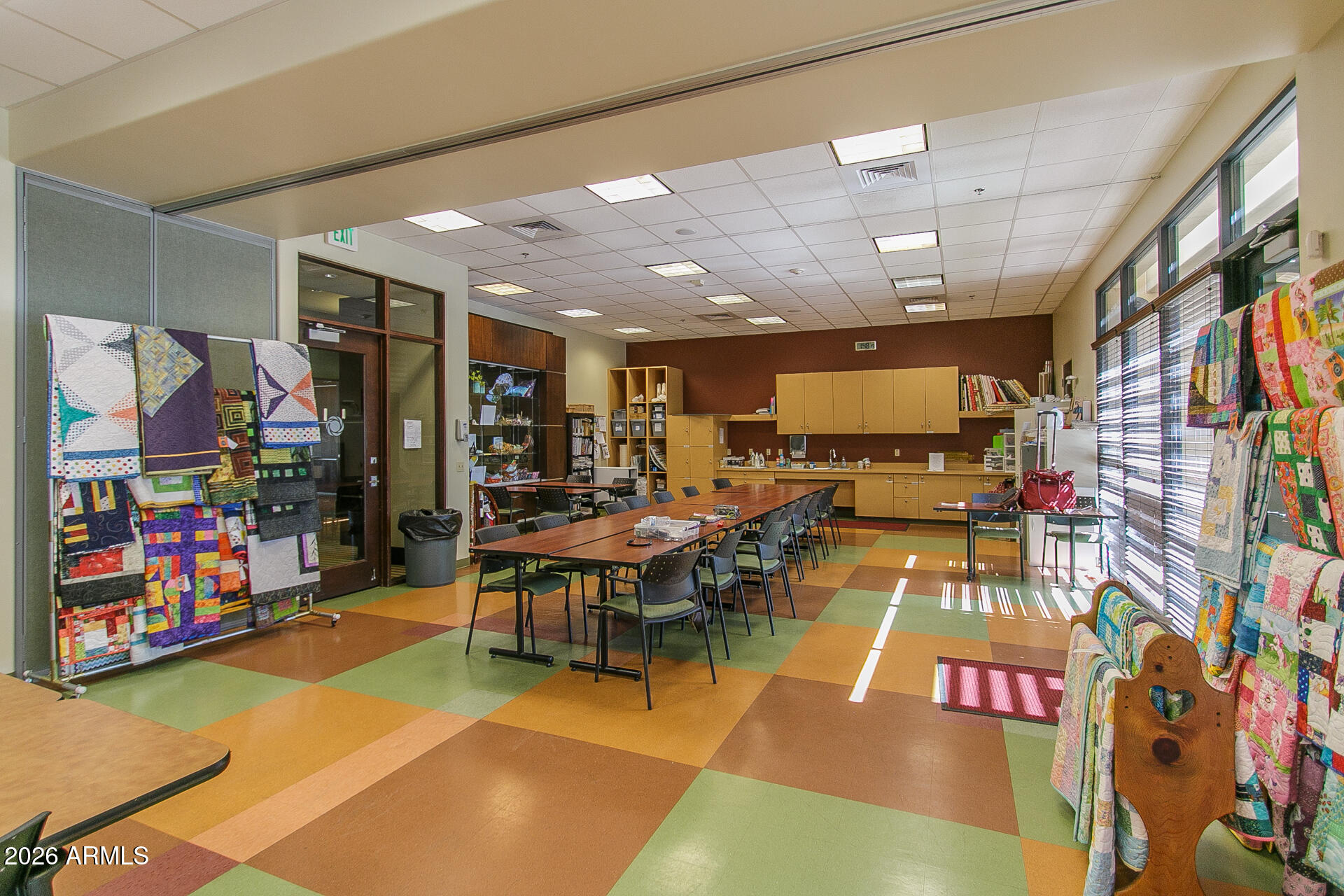 7643 W MOCKINGBIRD Way