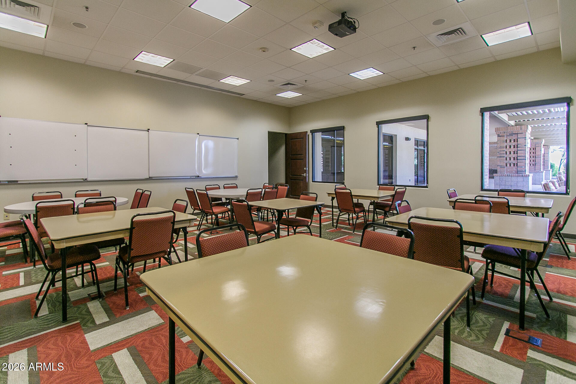 7643 W MOCKINGBIRD Way