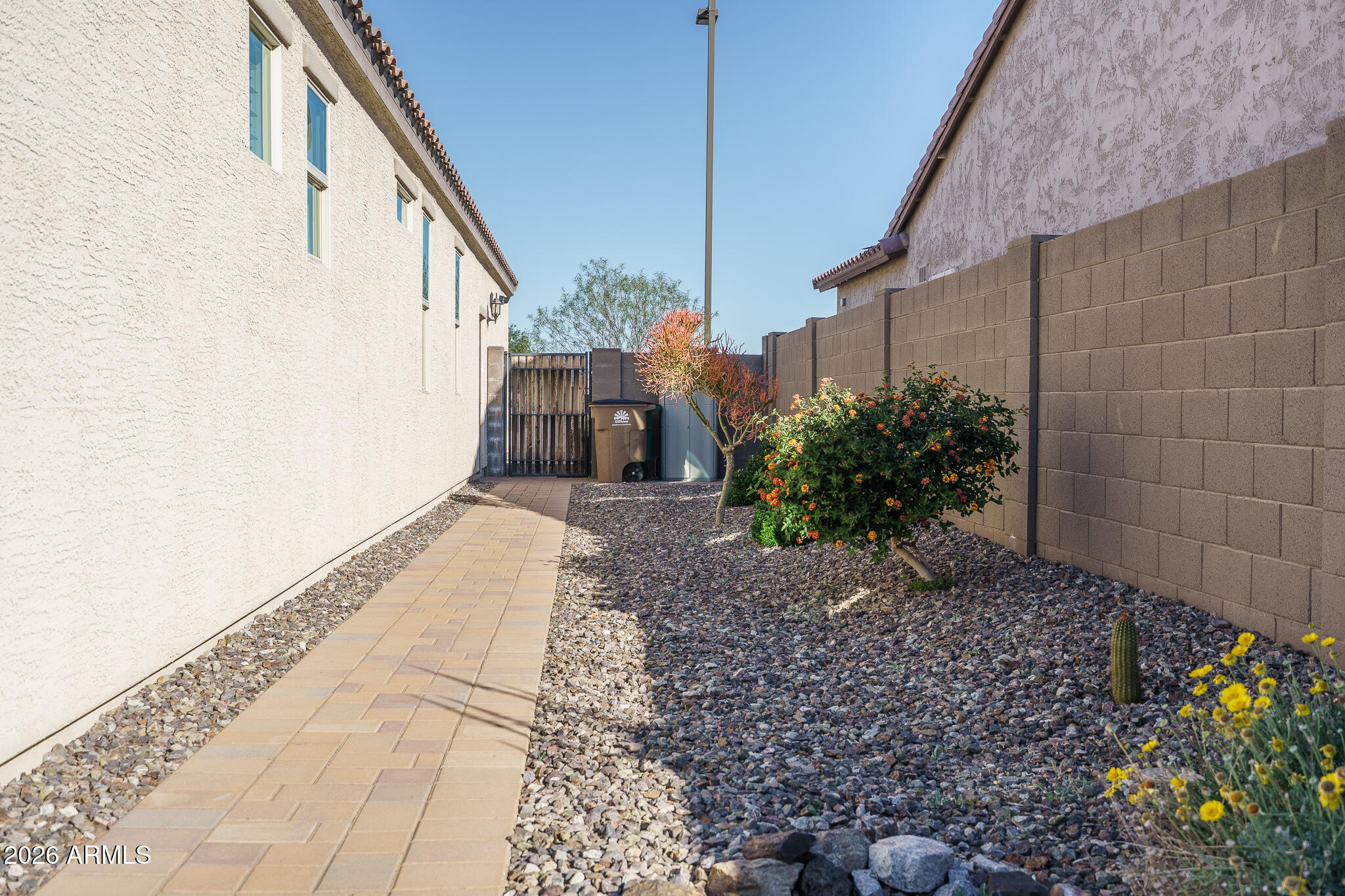 18127 W FAIRVIEW Street