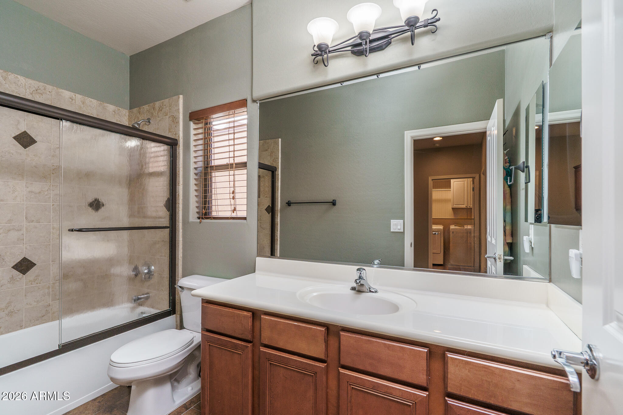 1551 W LACEWOOD Place