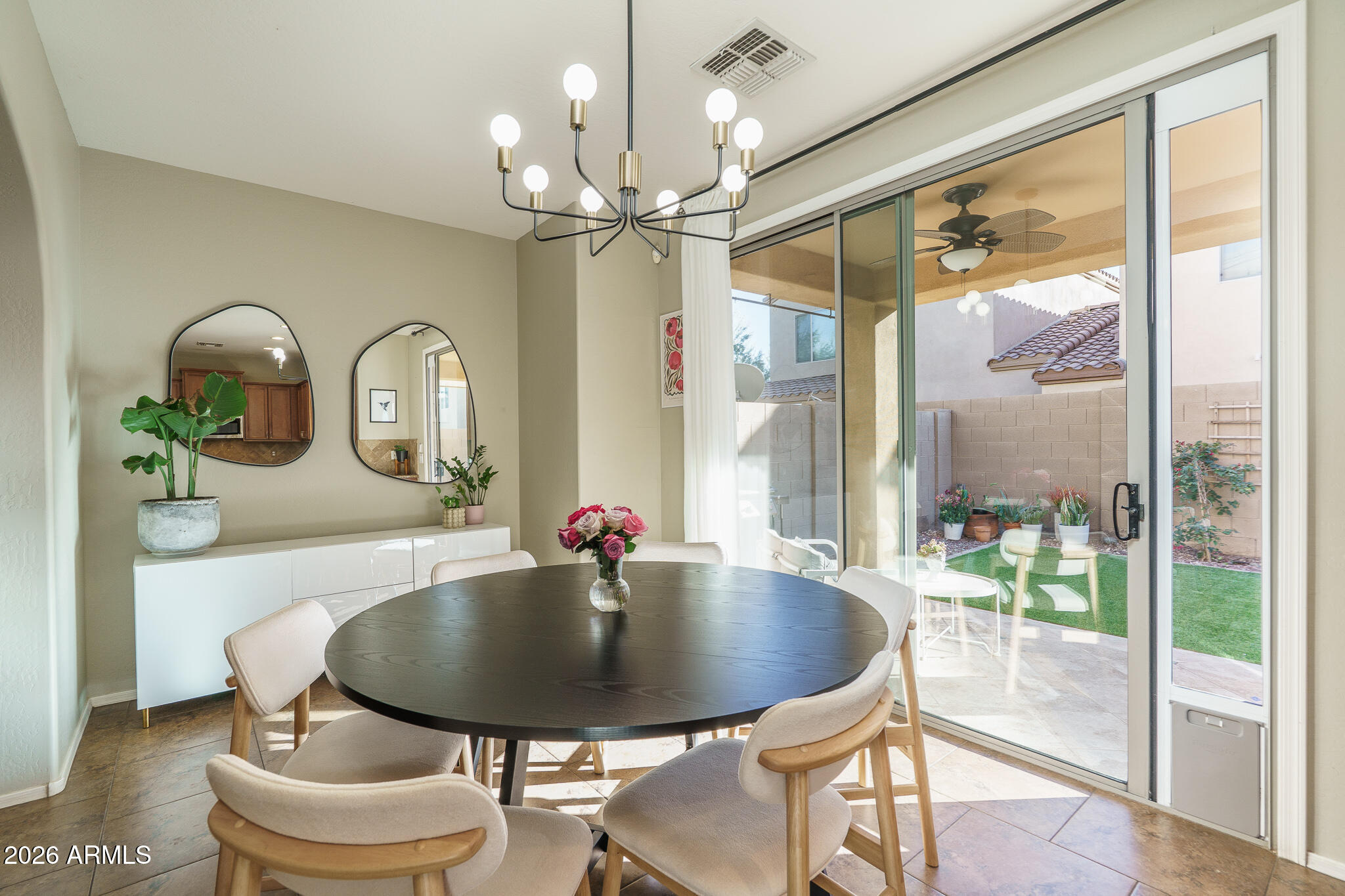 1551 W LACEWOOD Place