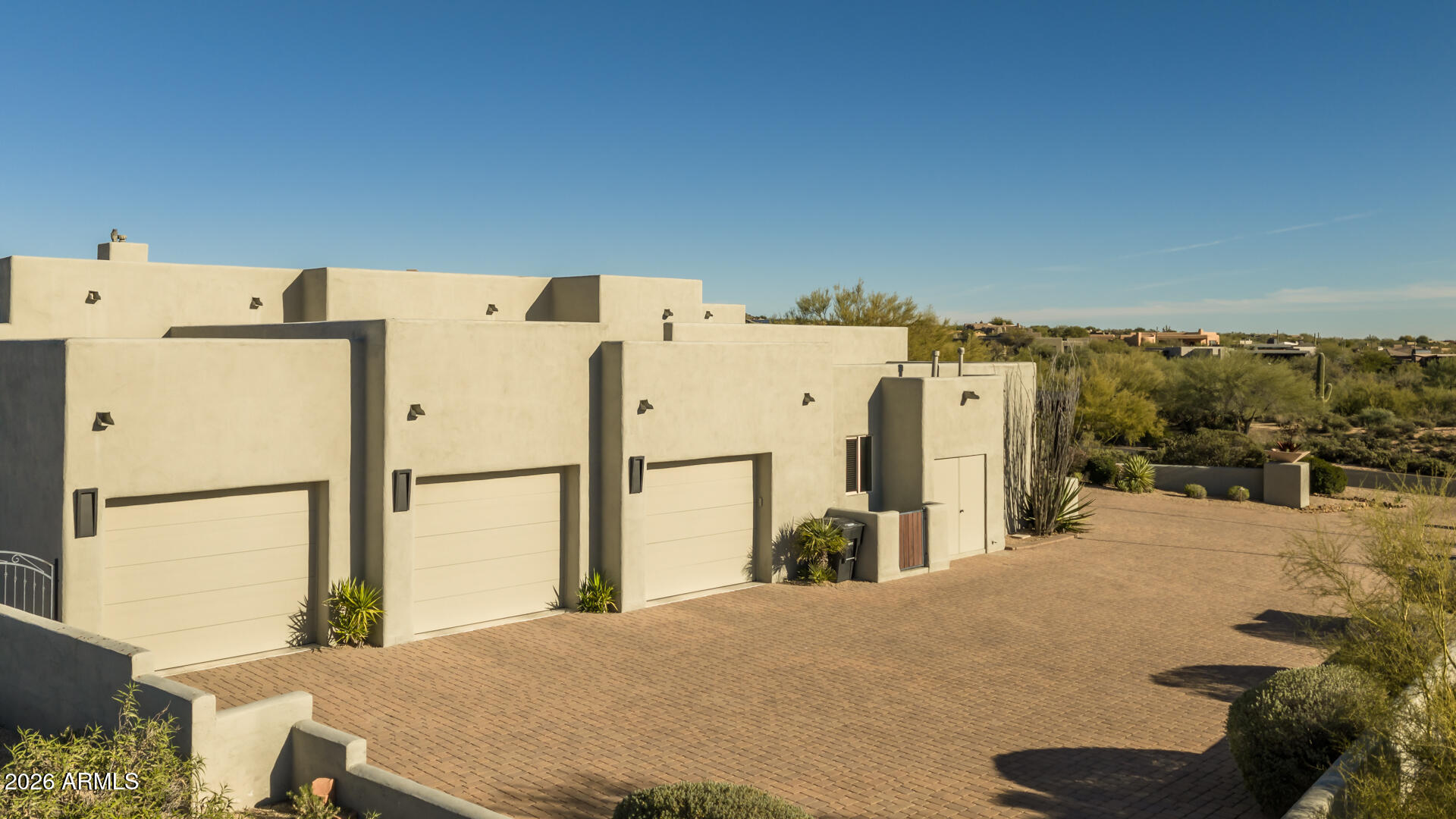 10136 E FILAREE Lane