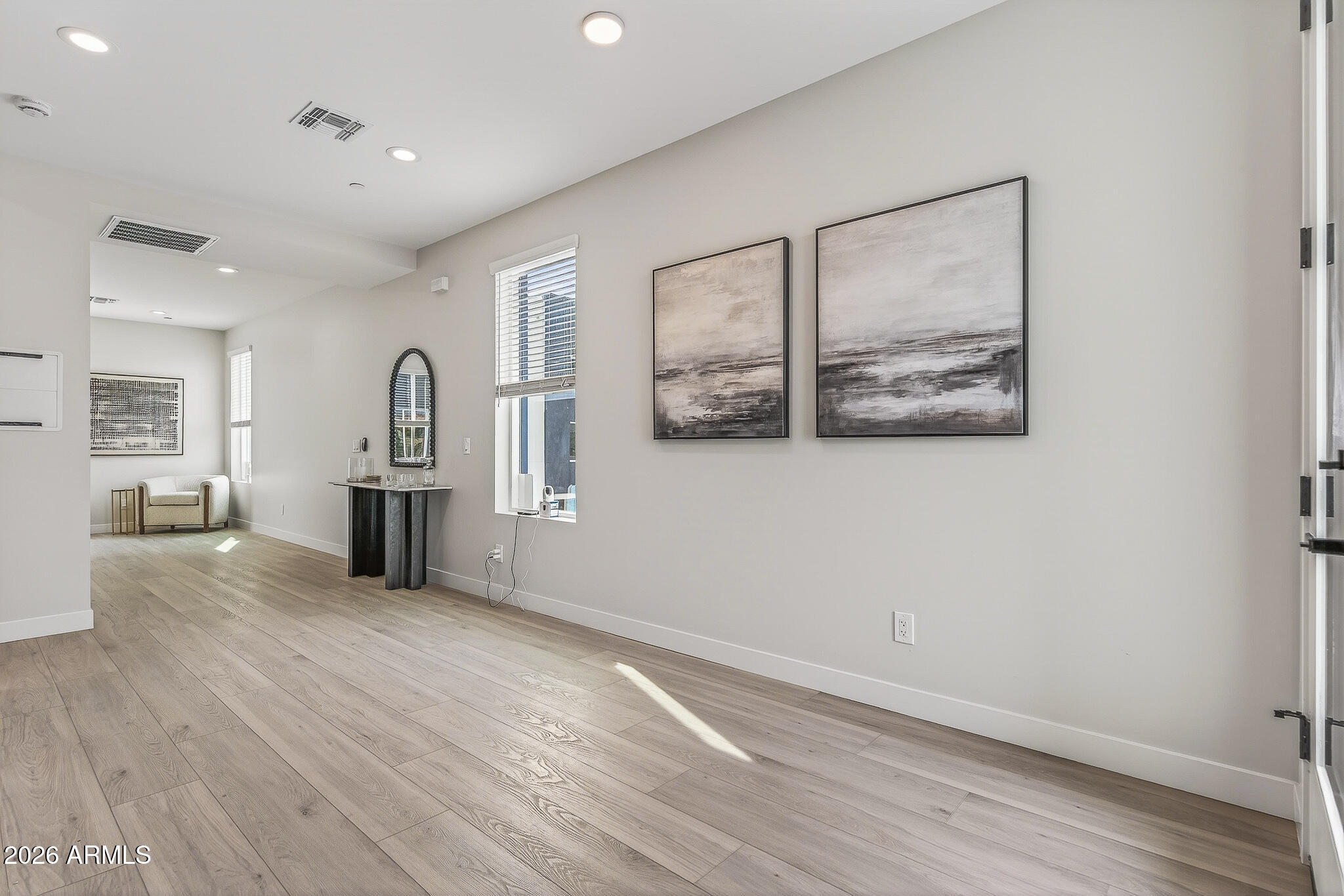 2601 E CLARENDON Avenue 2