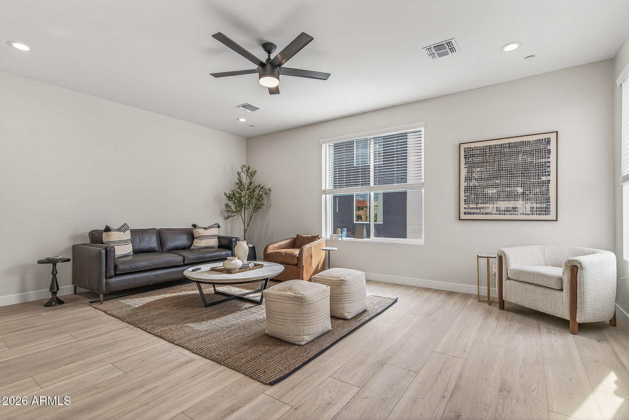 2601 E CLARENDON Avenue 2