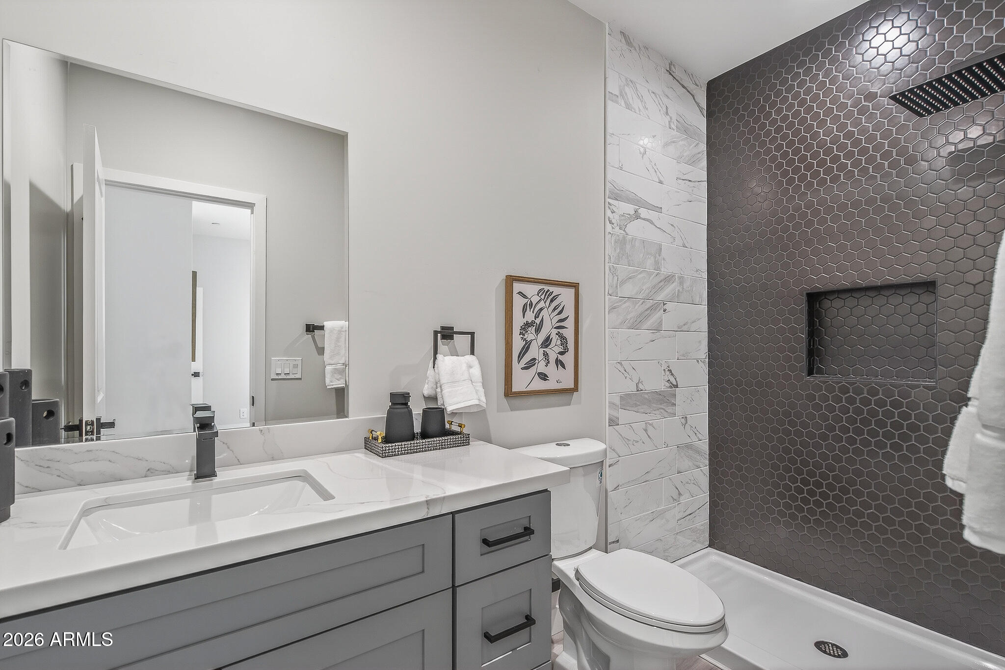 2601 E CLARENDON Avenue 2