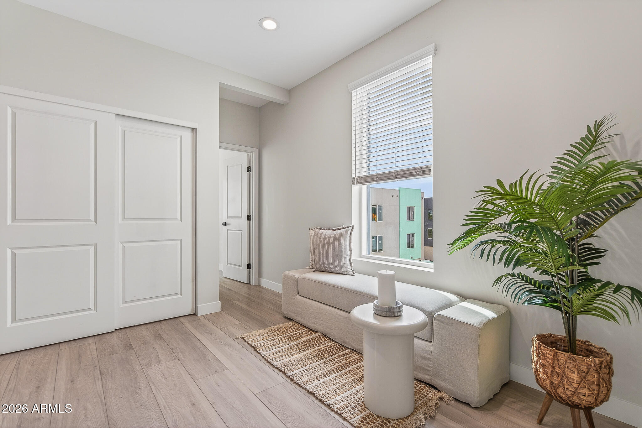 2601 E CLARENDON Avenue 2