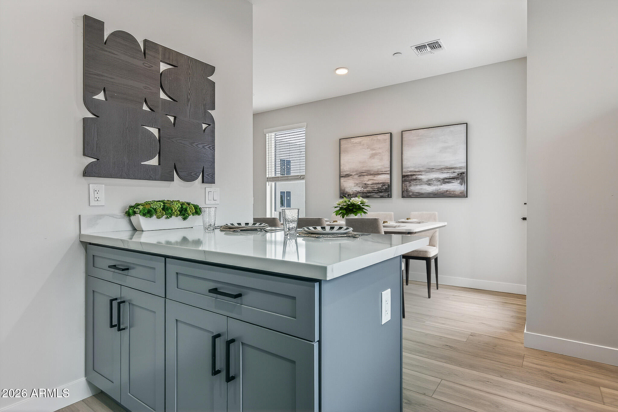 2601 E CLARENDON Avenue 2