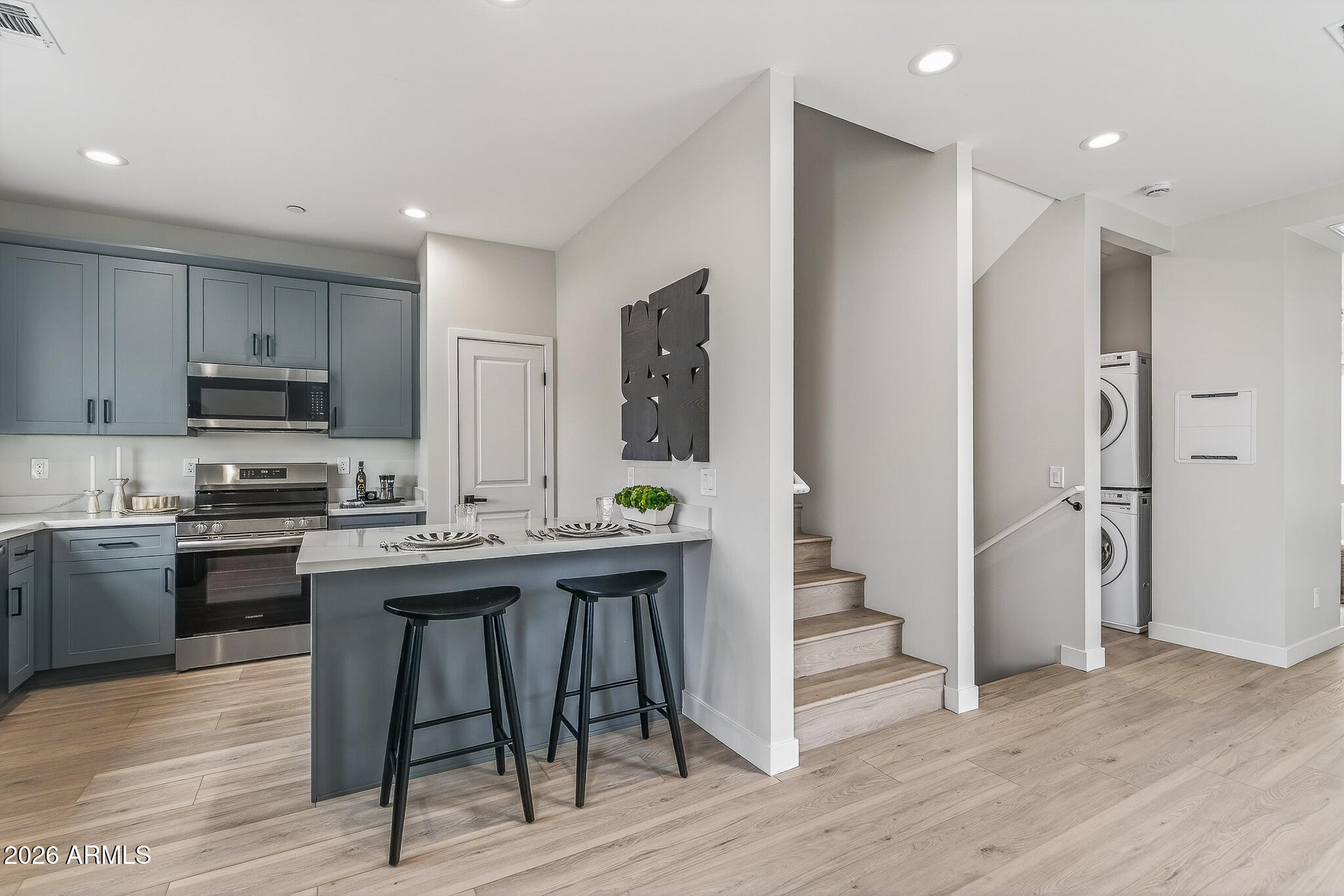 2601 E CLARENDON Avenue 2