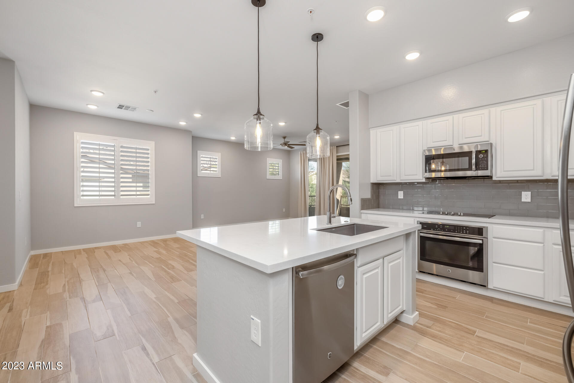 250 W QUEEN CREEK Road 210