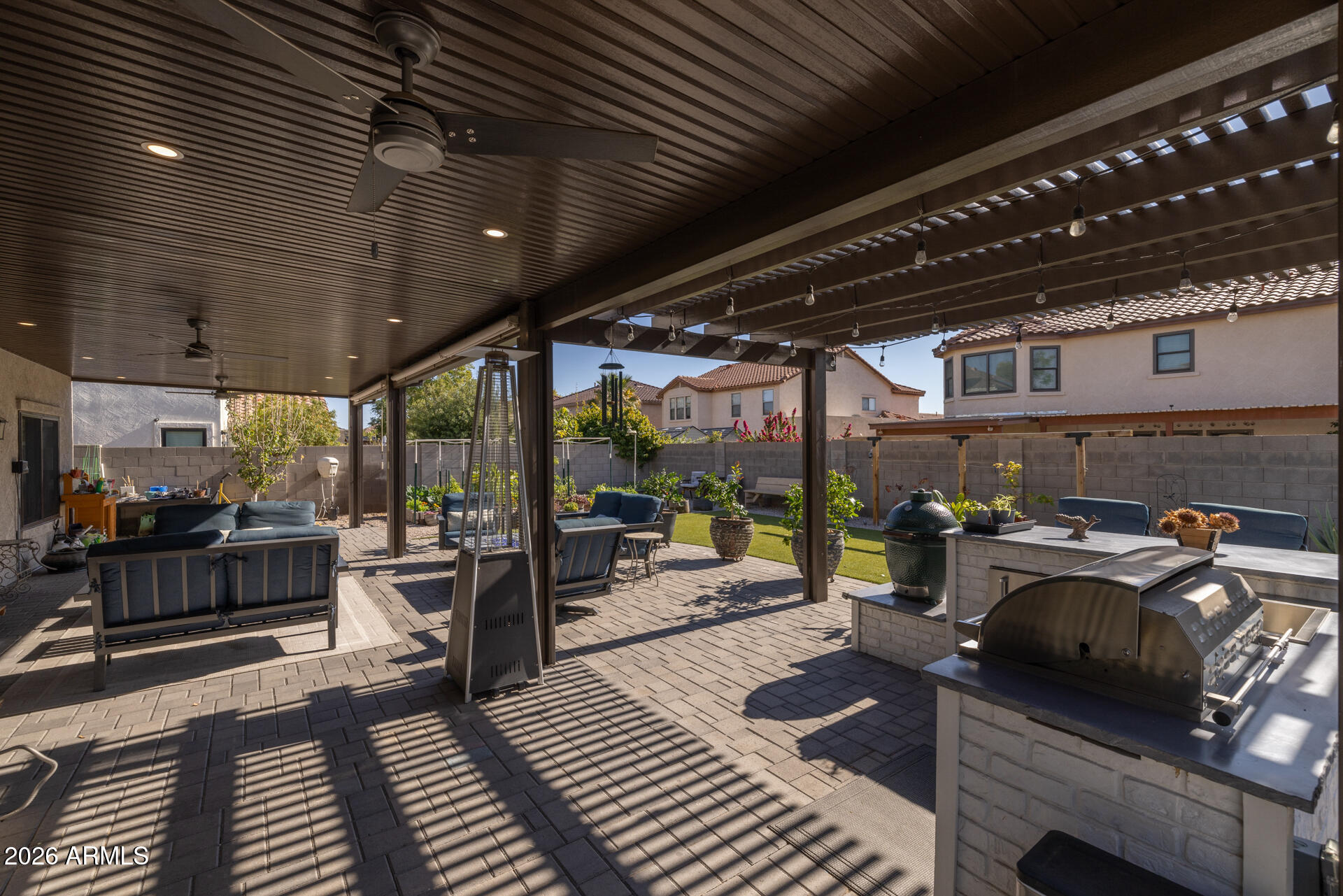 3395 E LONGHORN Drive