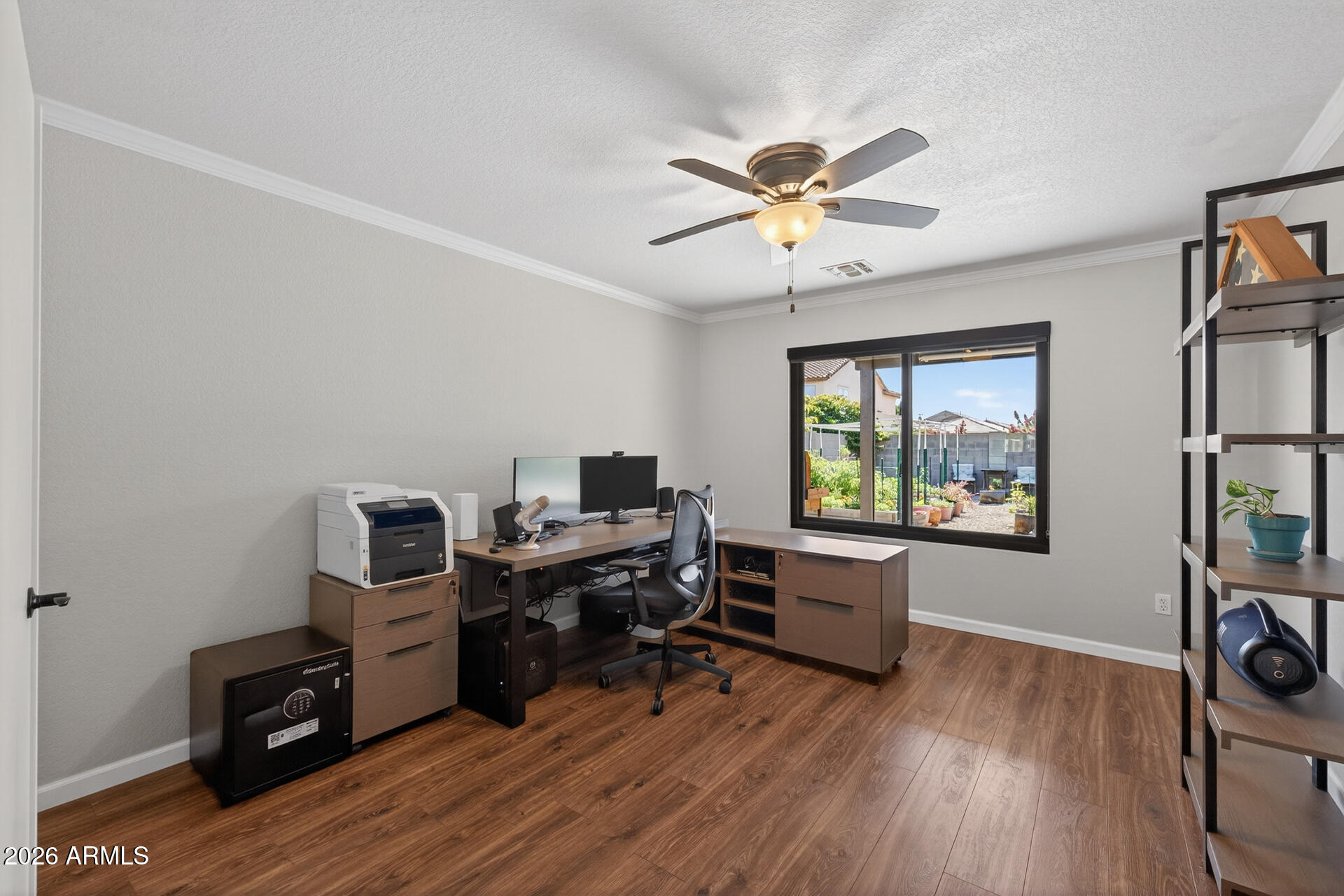 3395 E LONGHORN Drive