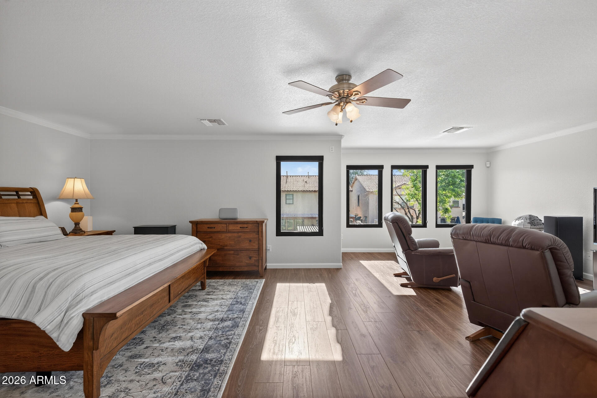 3395 E LONGHORN Drive