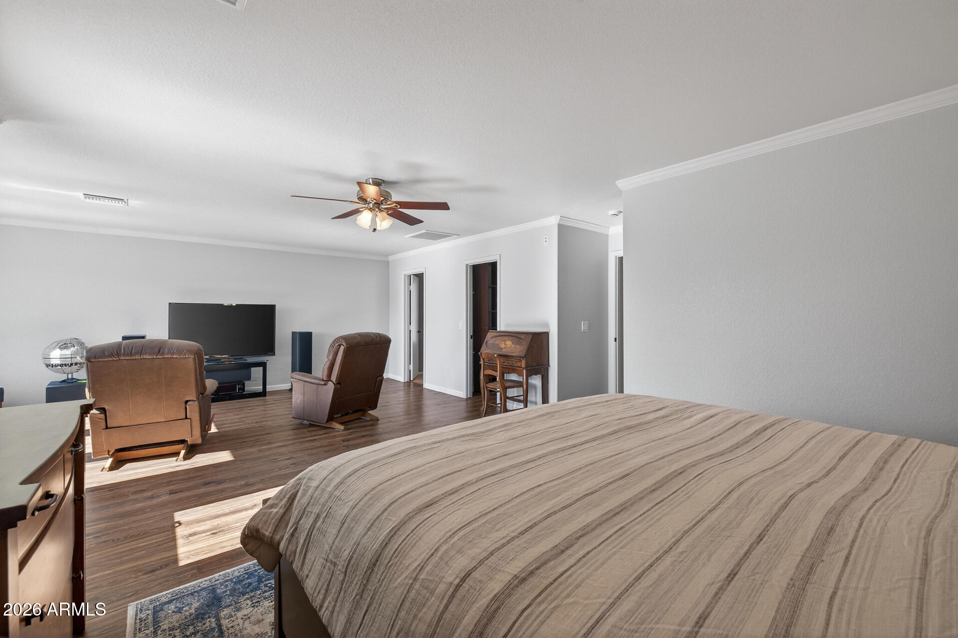 3395 E LONGHORN Drive