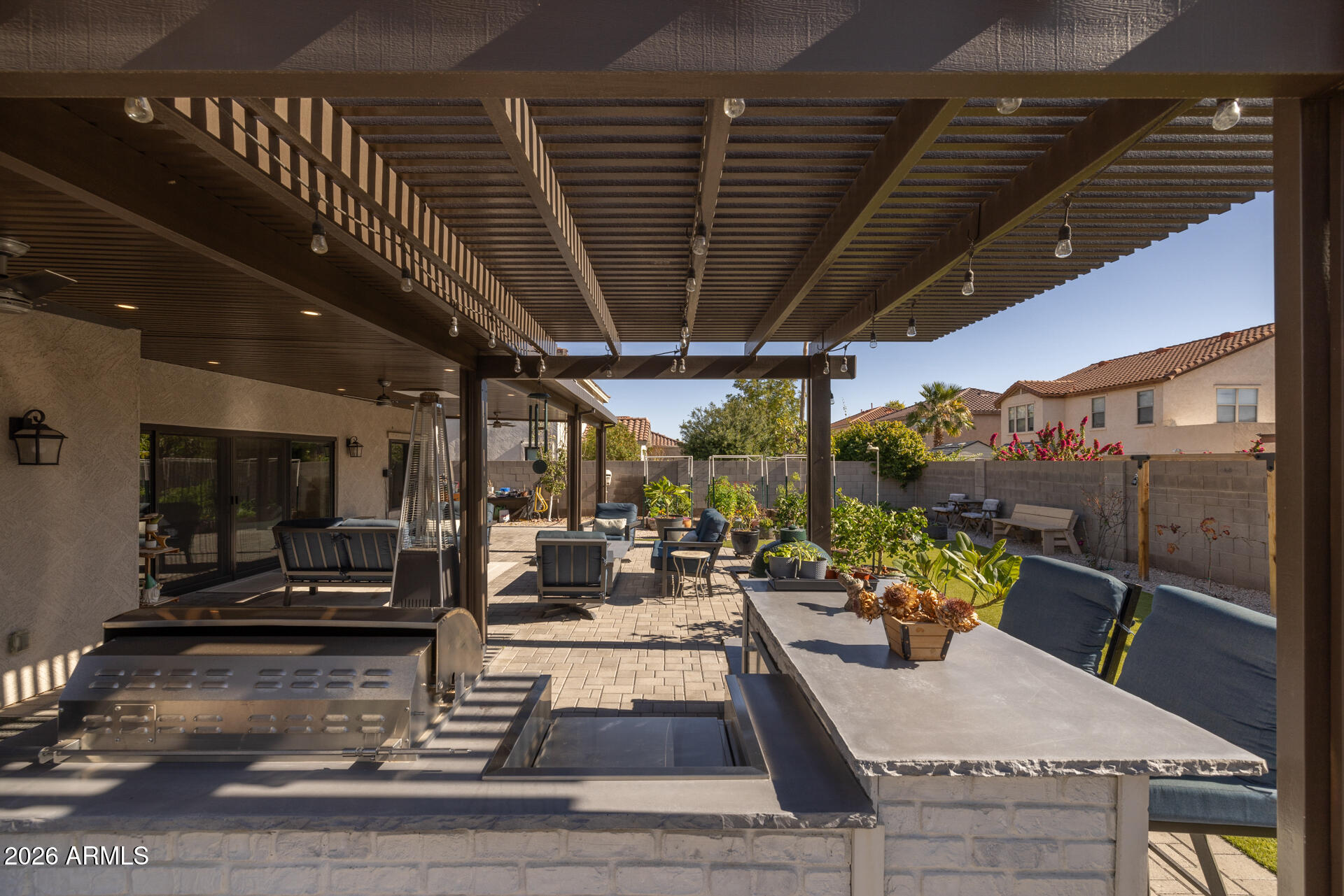 3395 E LONGHORN Drive