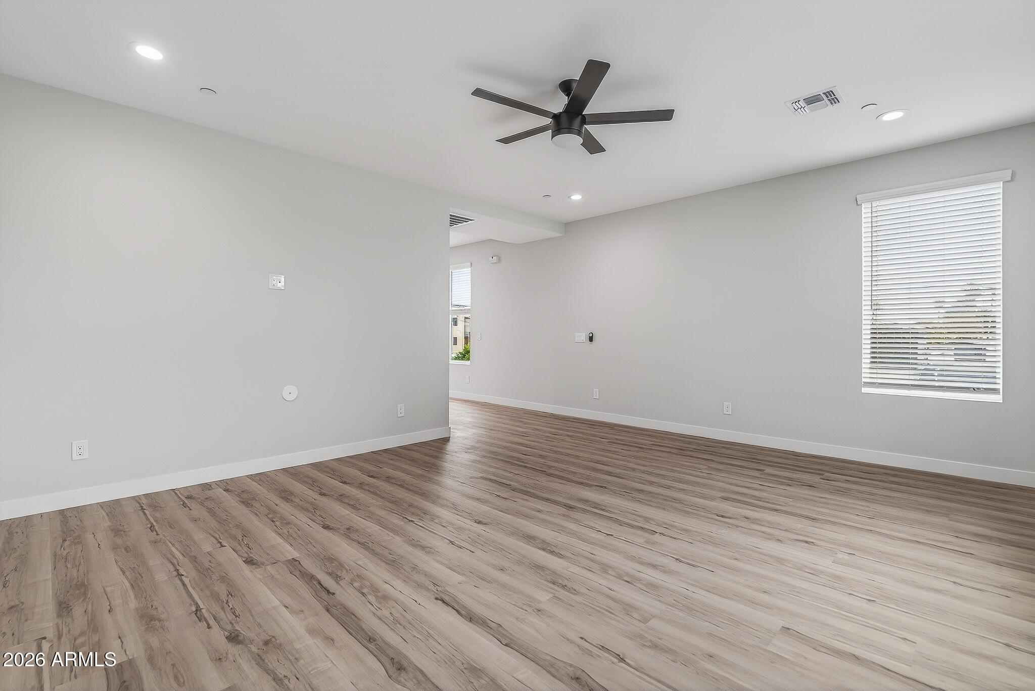 2601 E CLARENDON Avenue 1