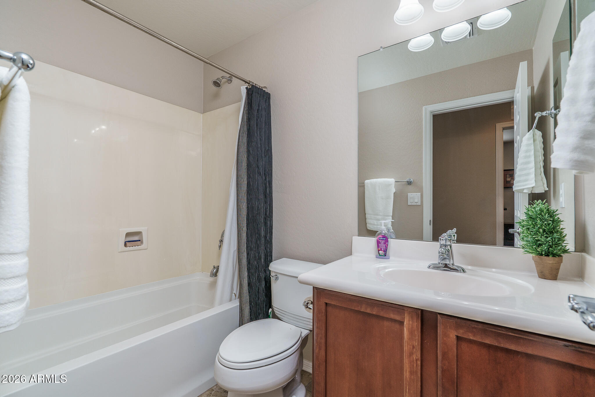 2160 W BARWICK Drive