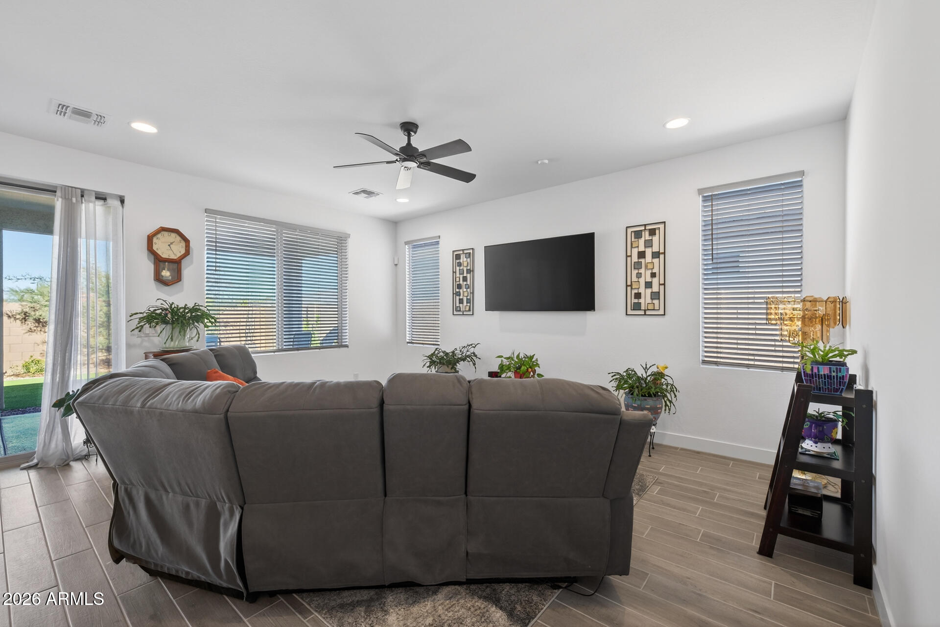 1540 W DESERT SPOON Drive