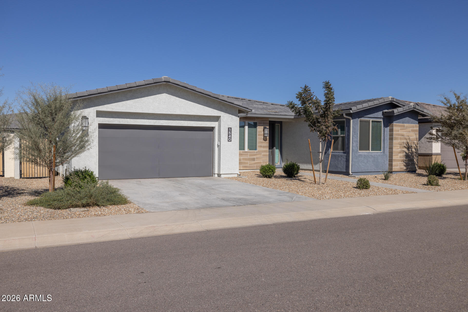 1540 W DESERT SPOON Drive