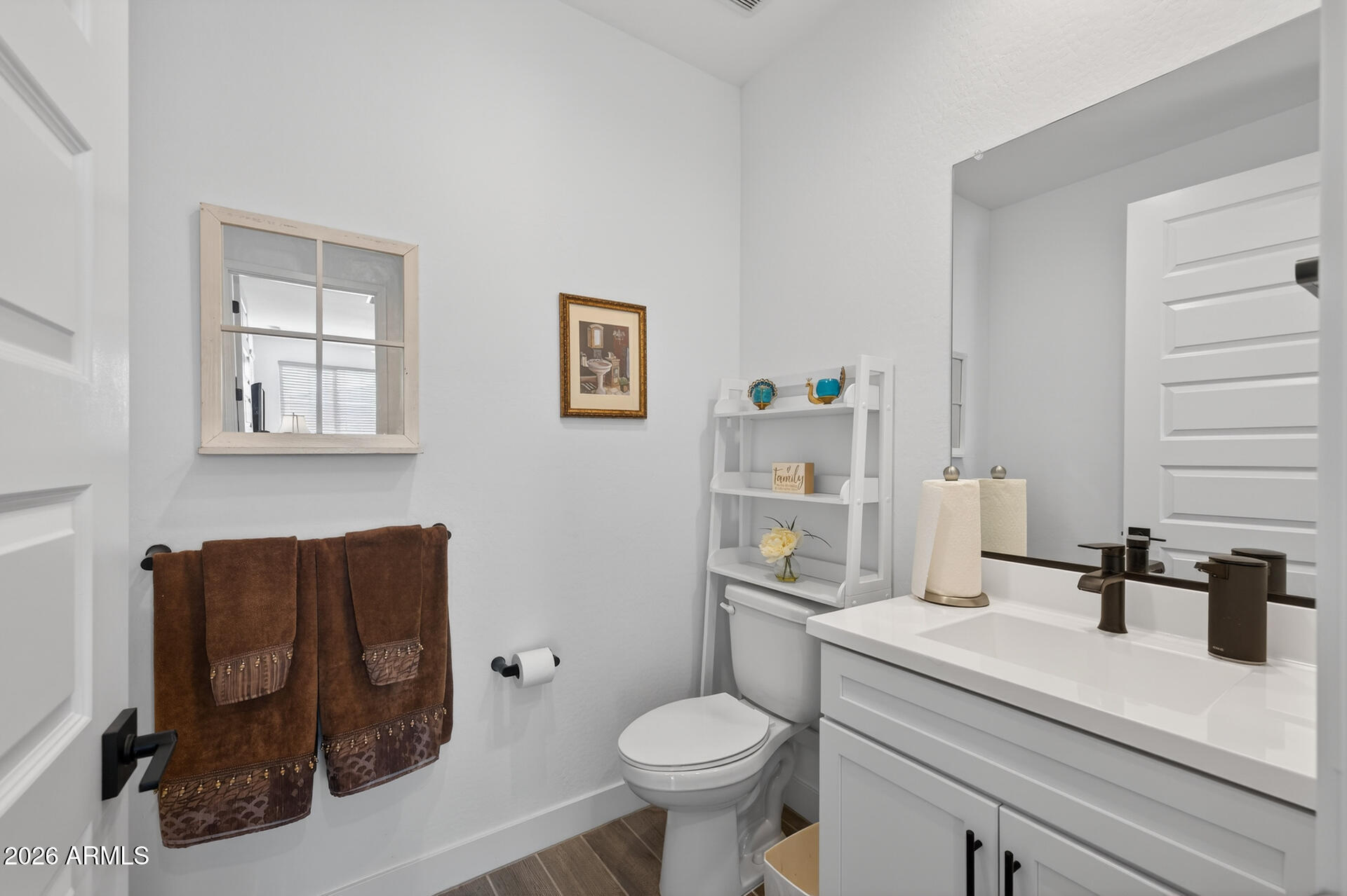 1540 W DESERT SPOON Drive