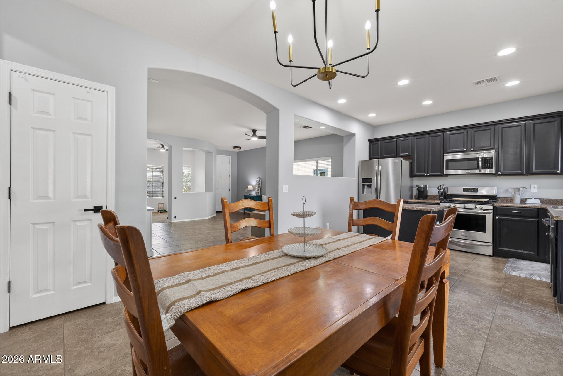 724 W TRELLIS Road