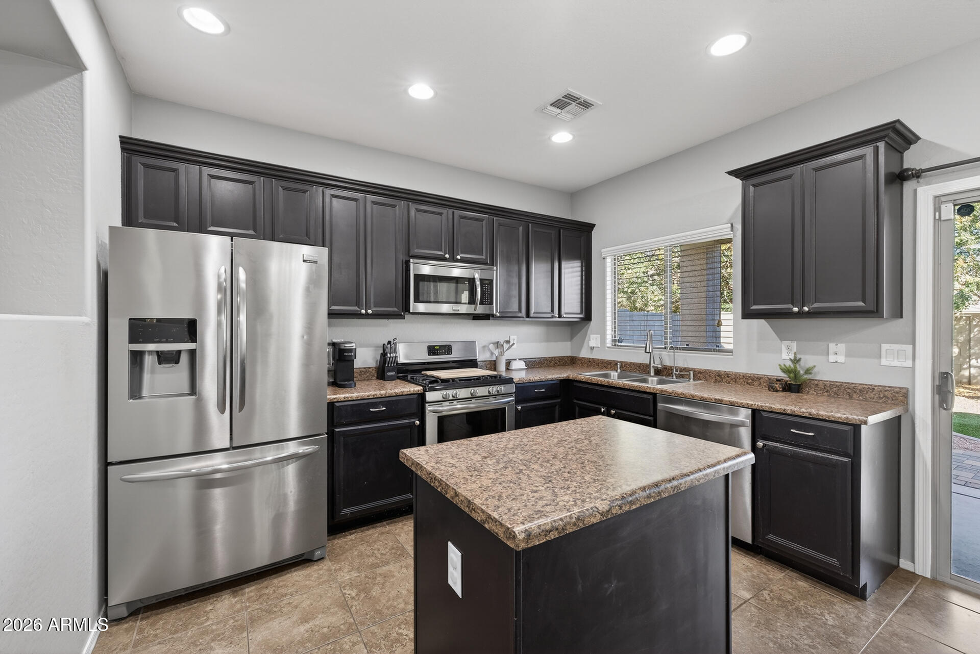 724 W TRELLIS Road