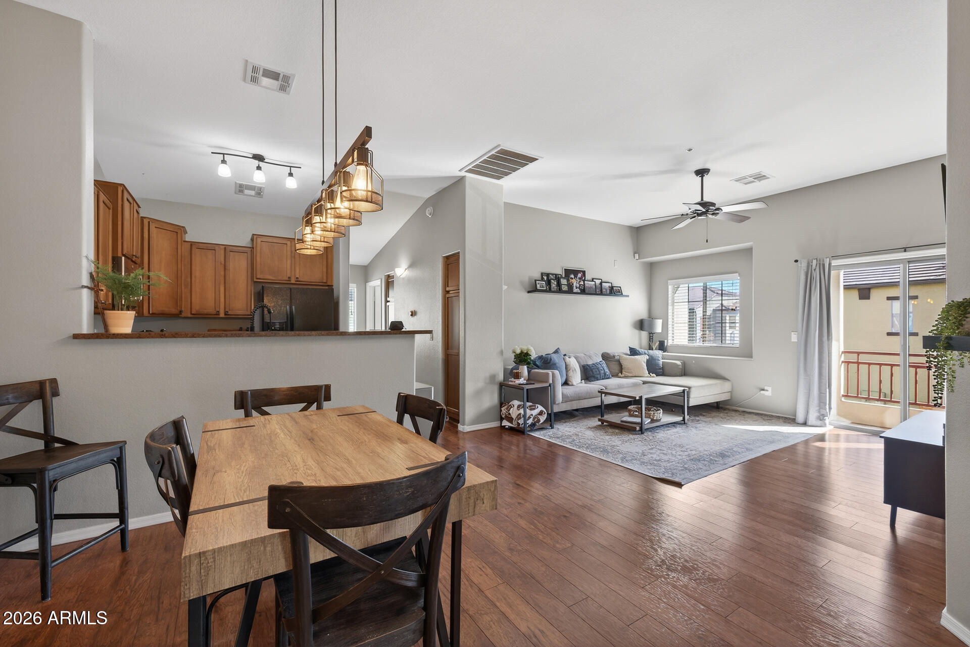 2725 E MINE CREEK Road 2166