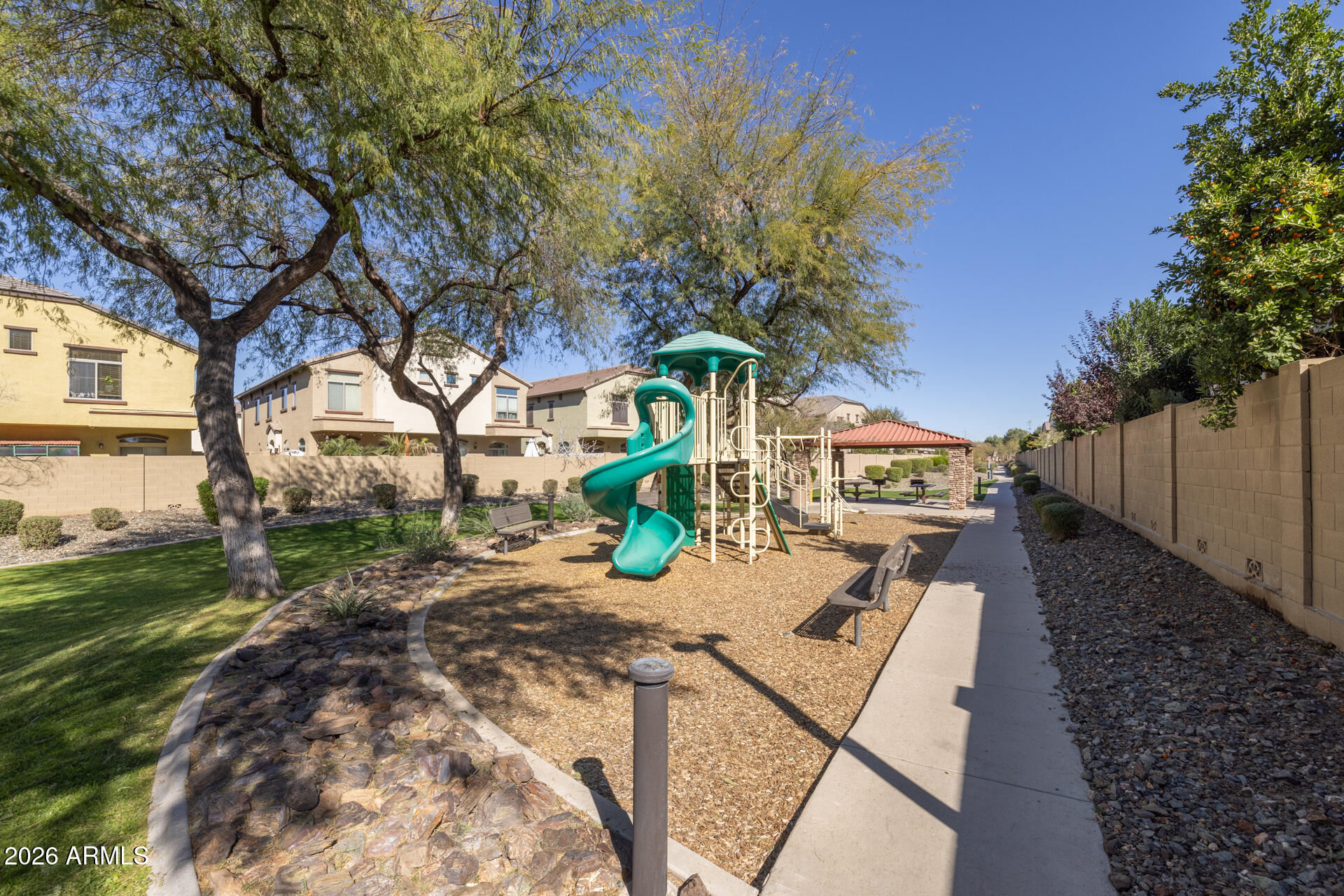 2725 E MINE CREEK Road 2166
