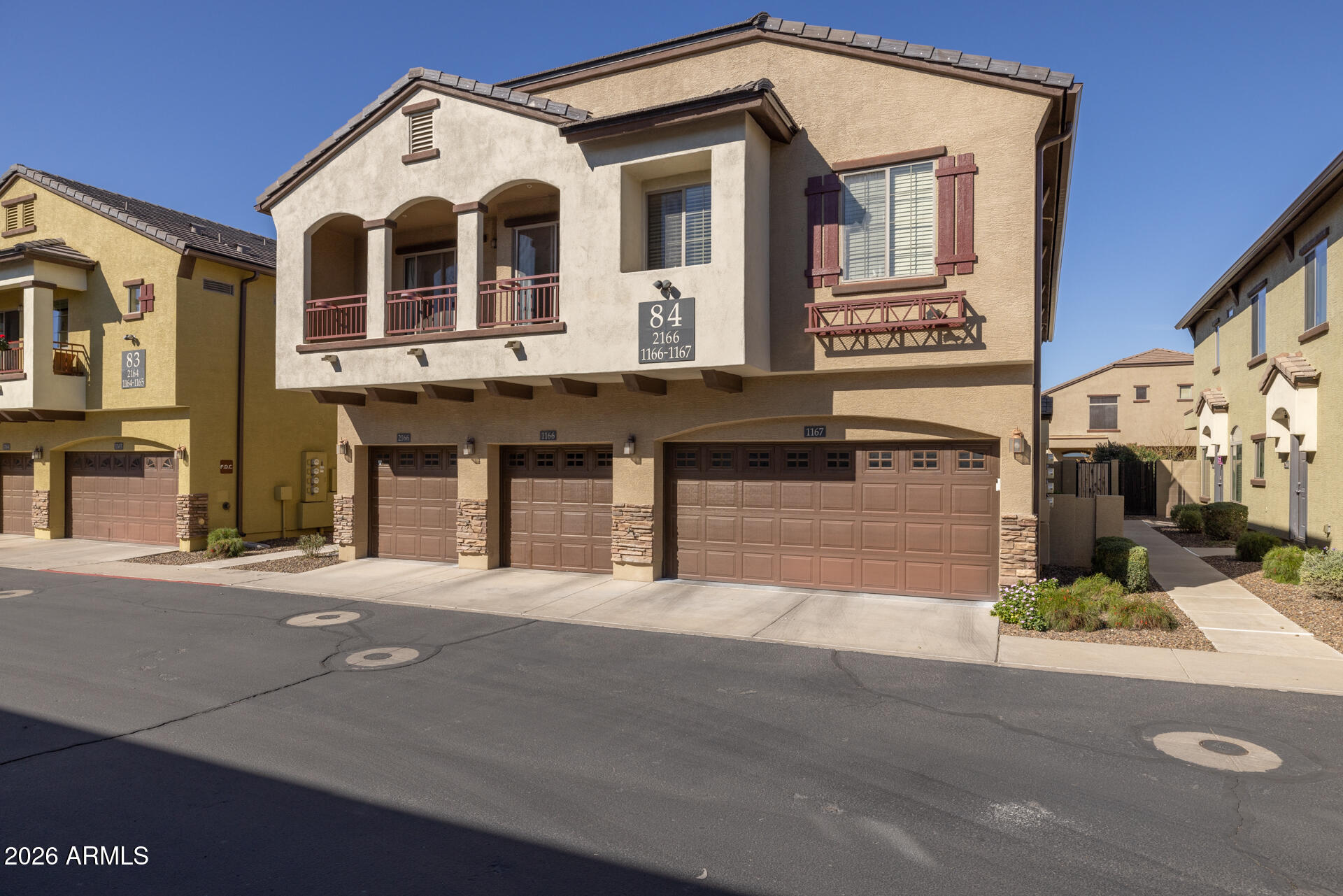 2725 E MINE CREEK Road 2166