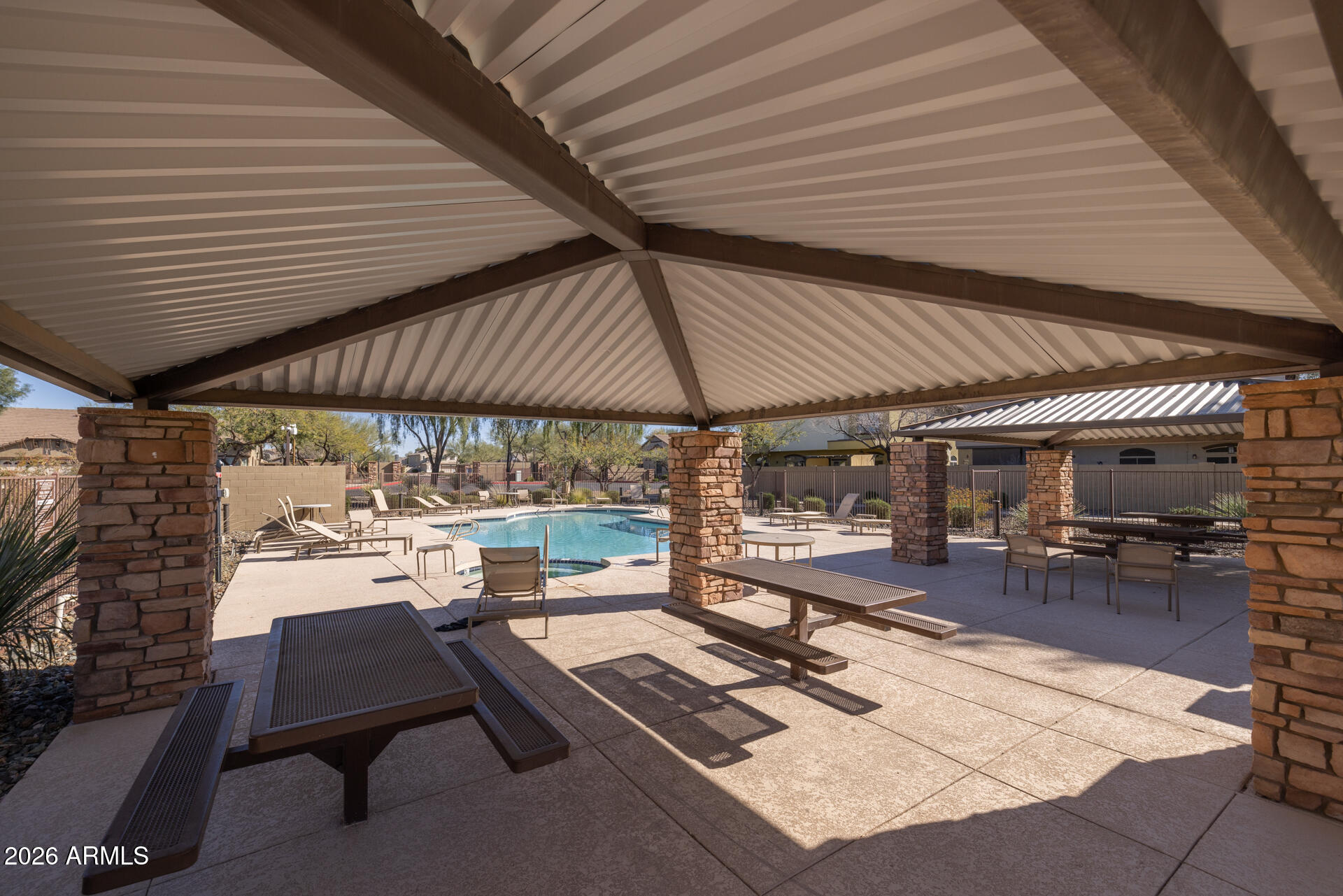 2725 E MINE CREEK Road 2166