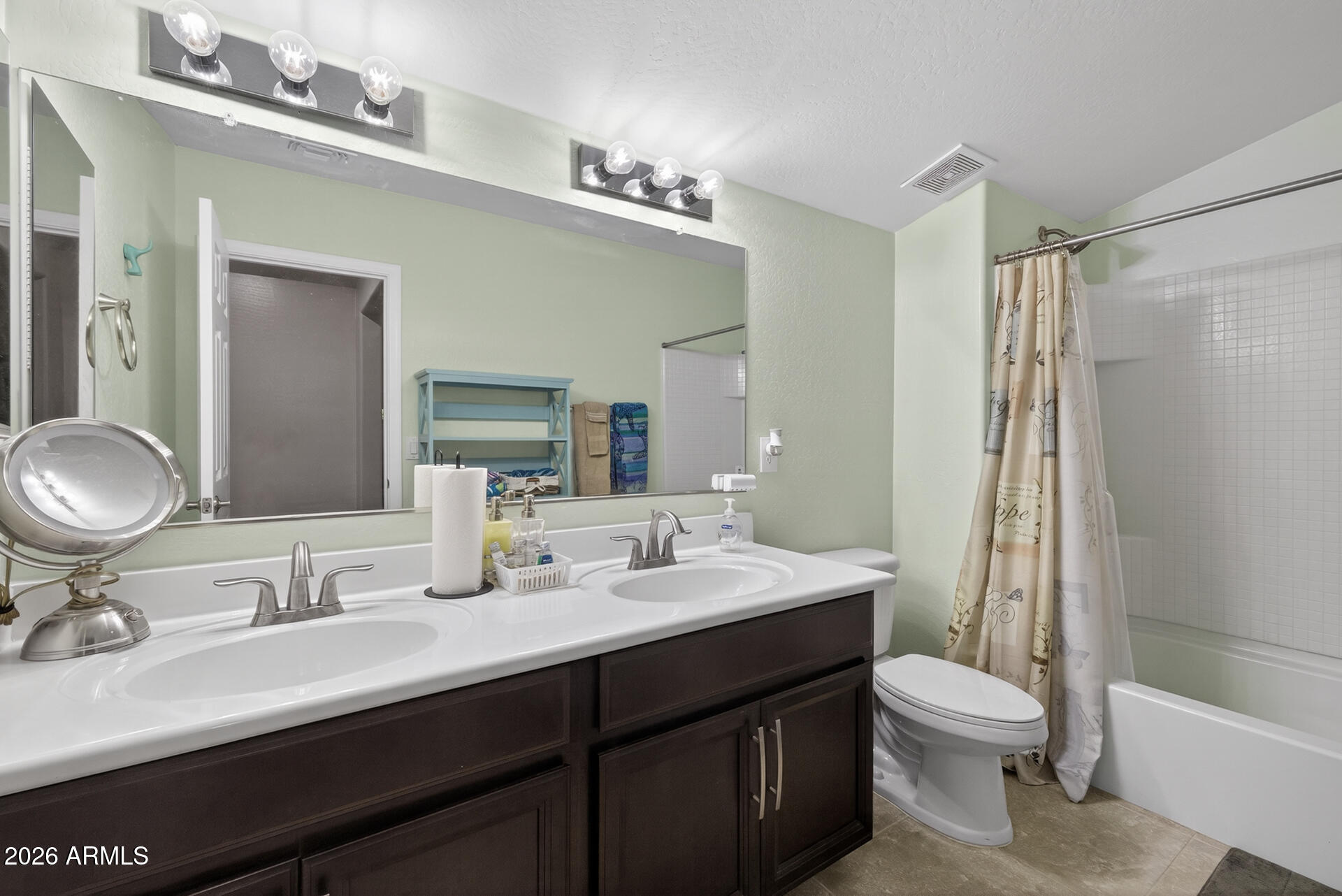 22285 E DESERT HILLS Court