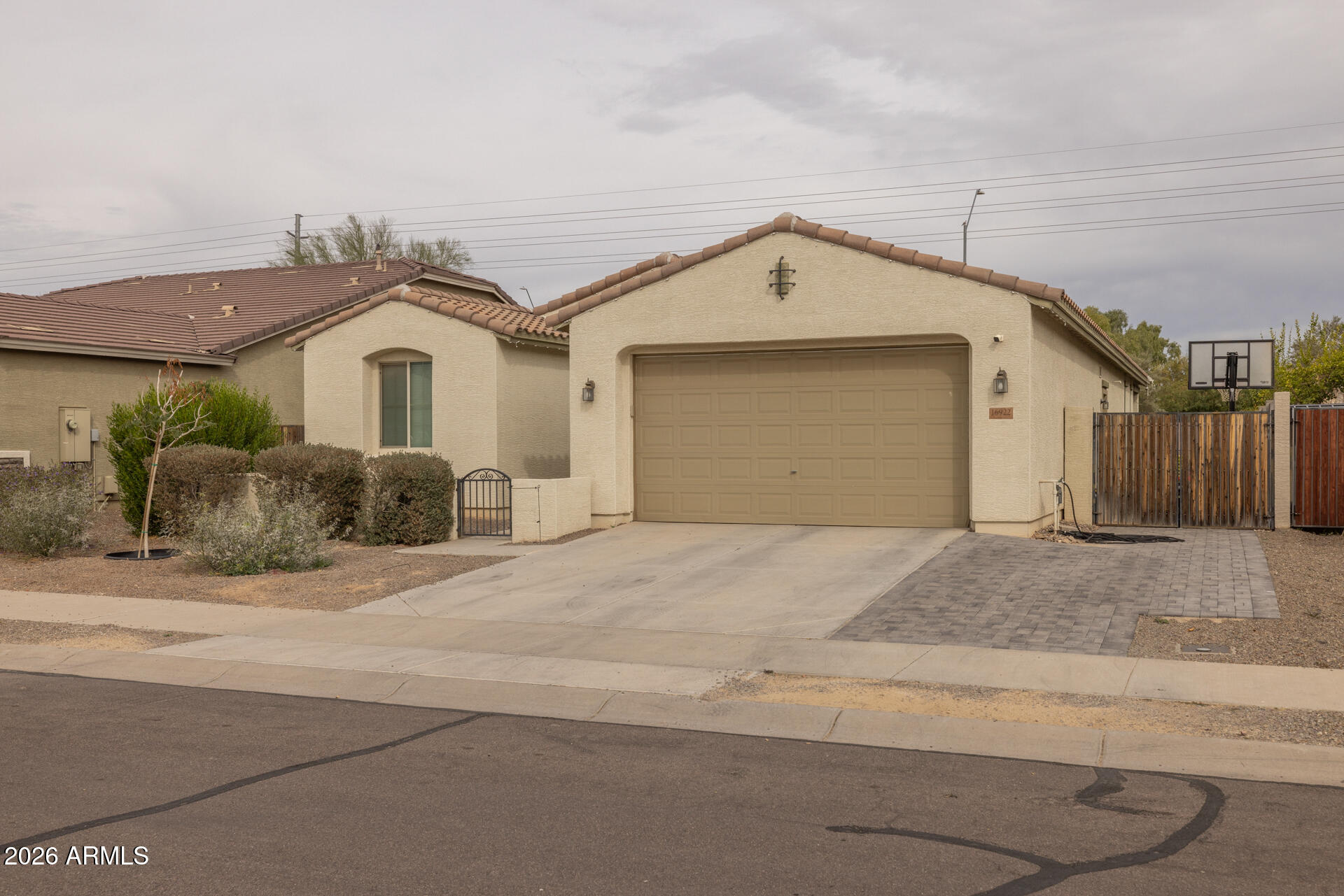 16922 W WOODLANDS Avenue