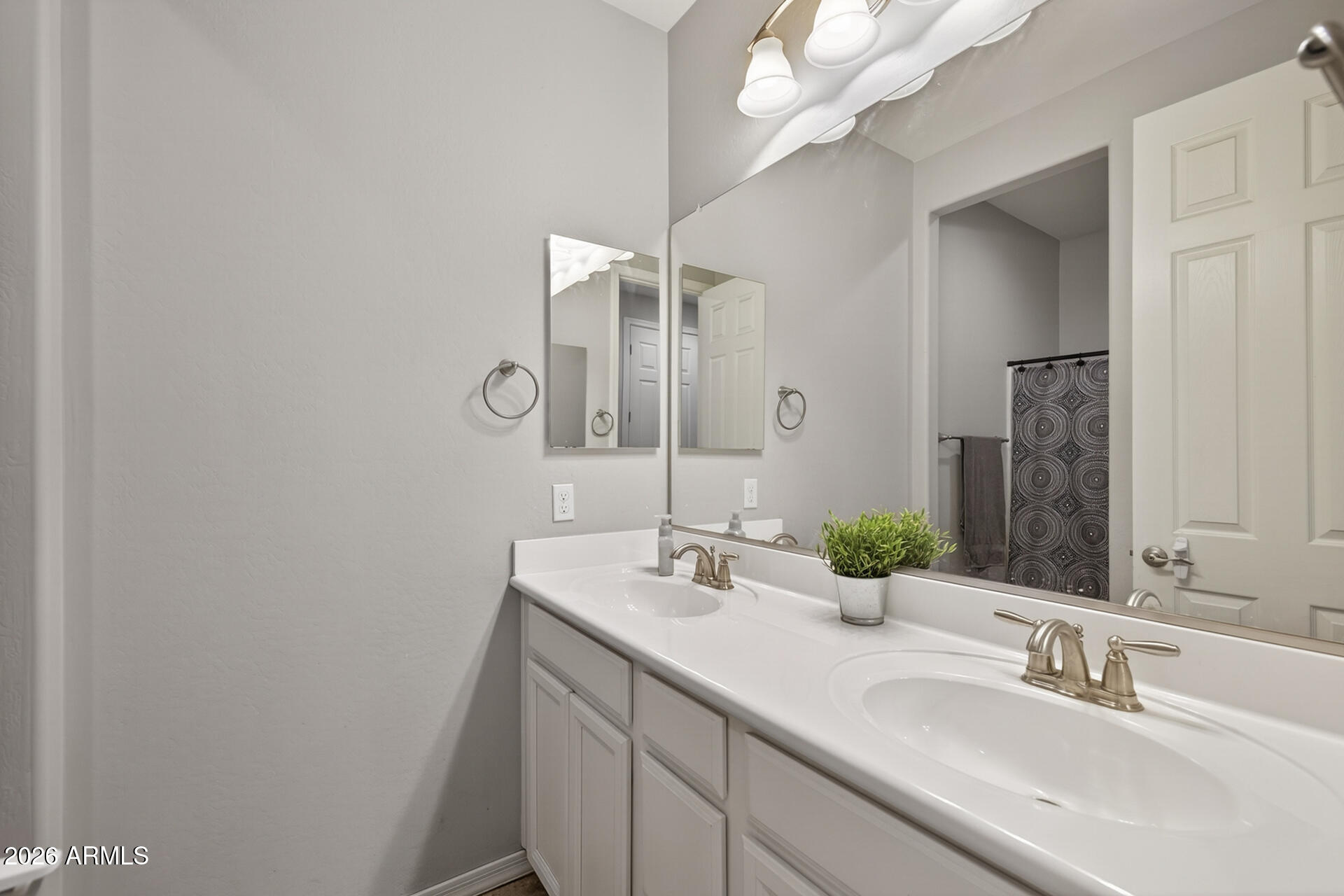 16922 W WOODLANDS Avenue