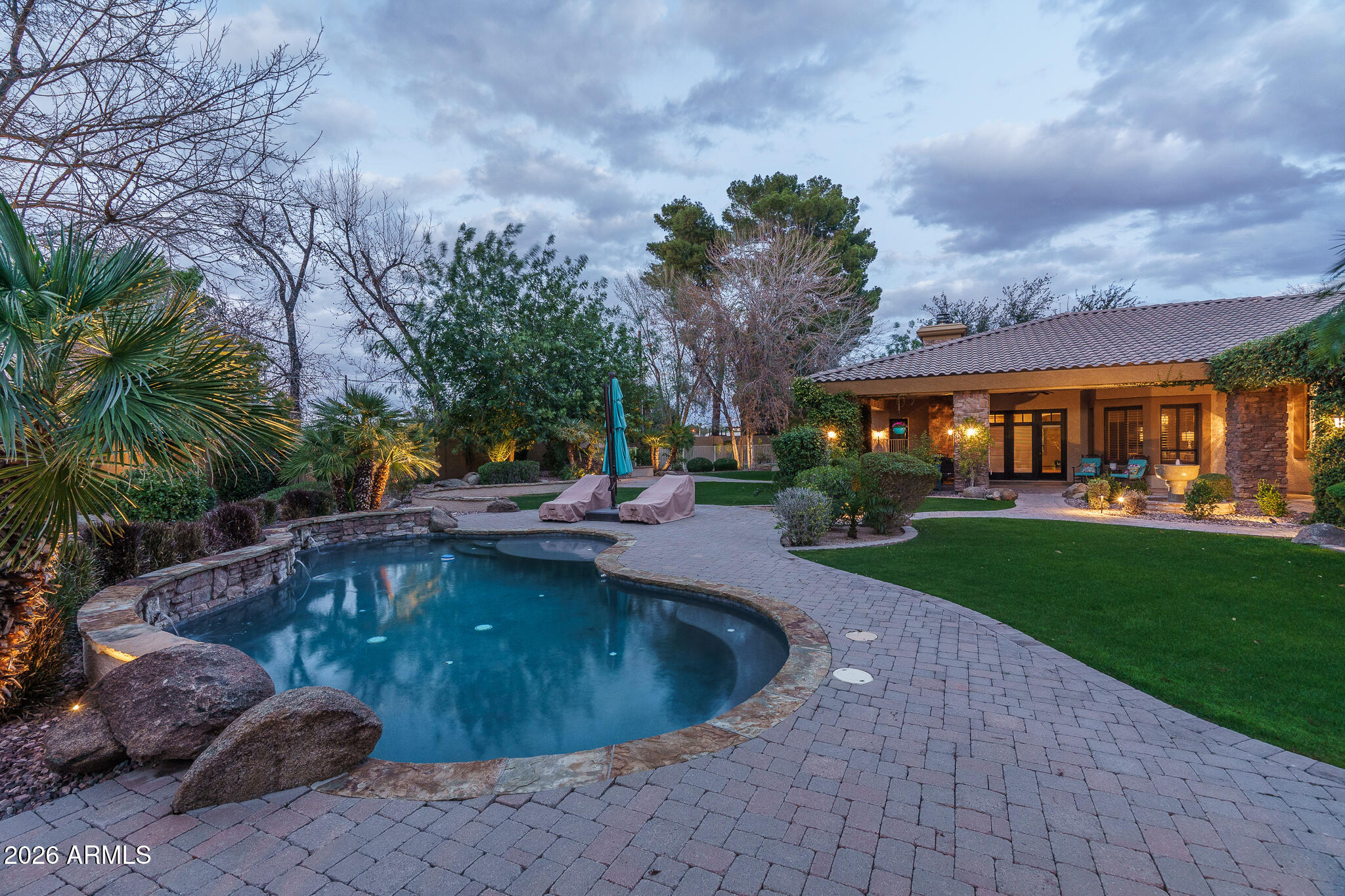 6316 W SWEETWATER Avenue