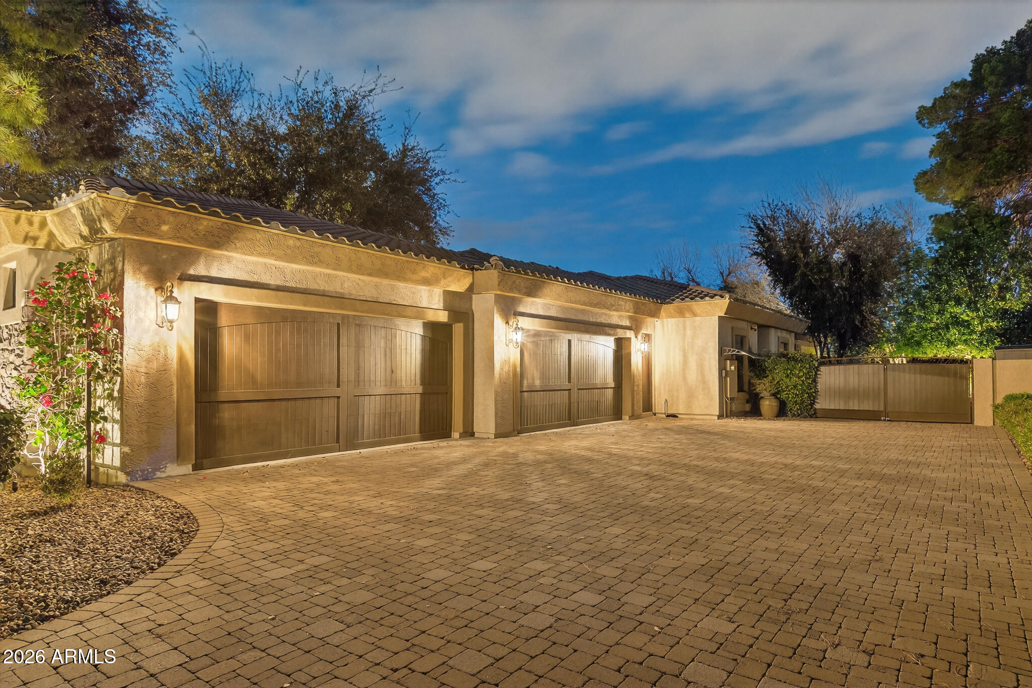 6316 W SWEETWATER Avenue