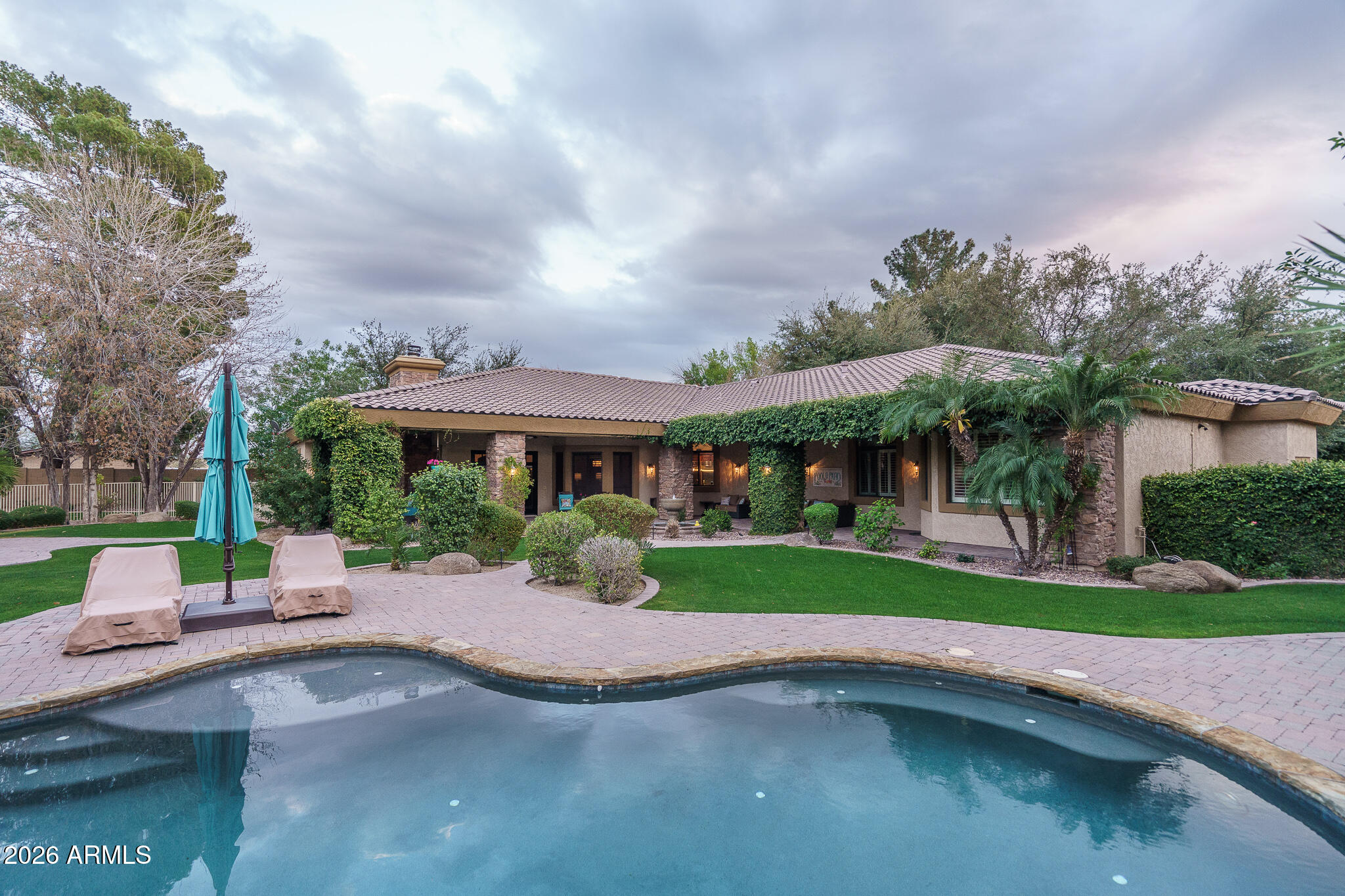 6316 W SWEETWATER Avenue