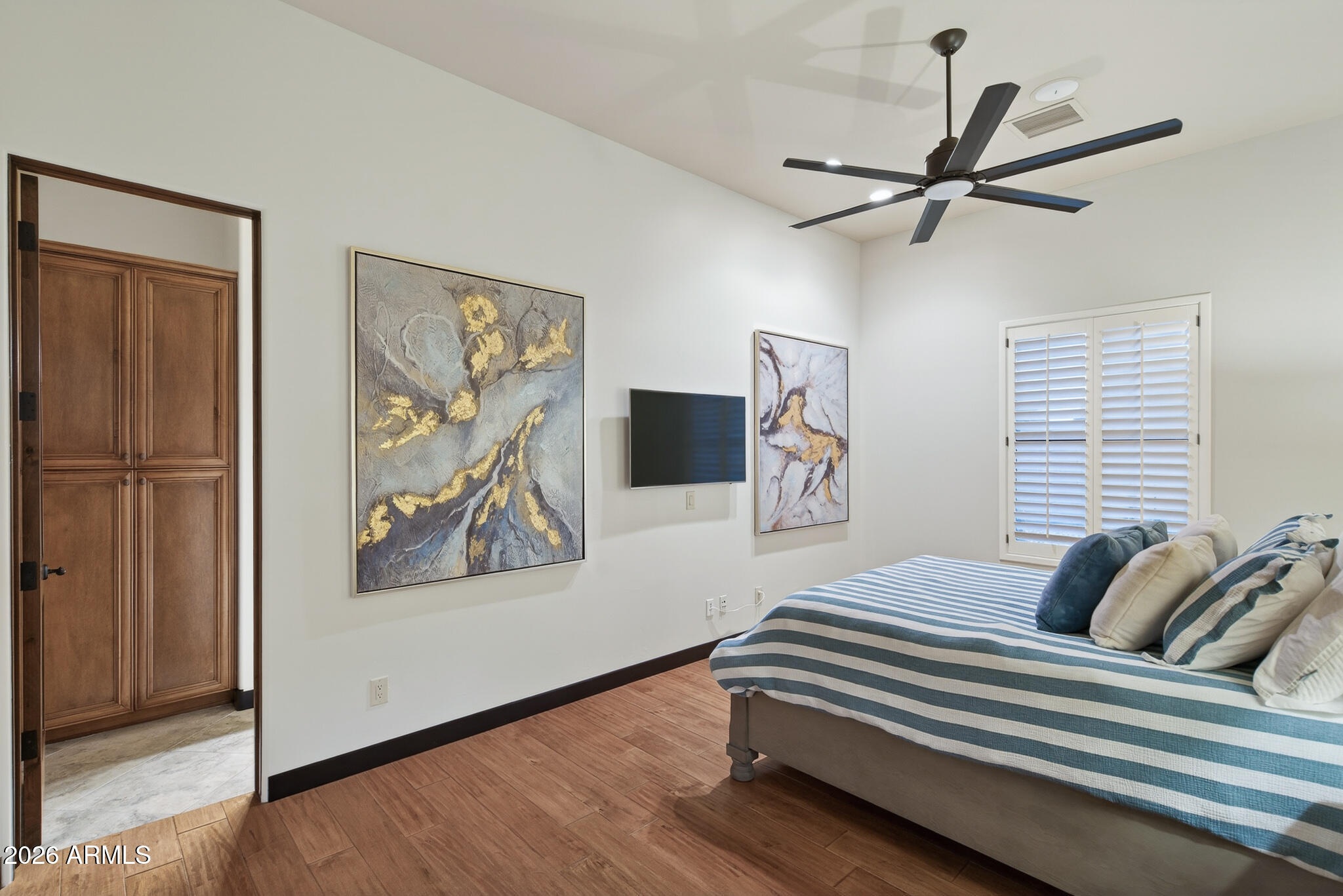 6316 W SWEETWATER Avenue