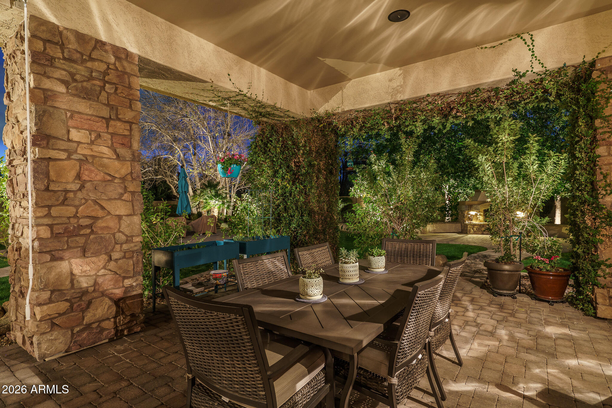 6316 W SWEETWATER Avenue